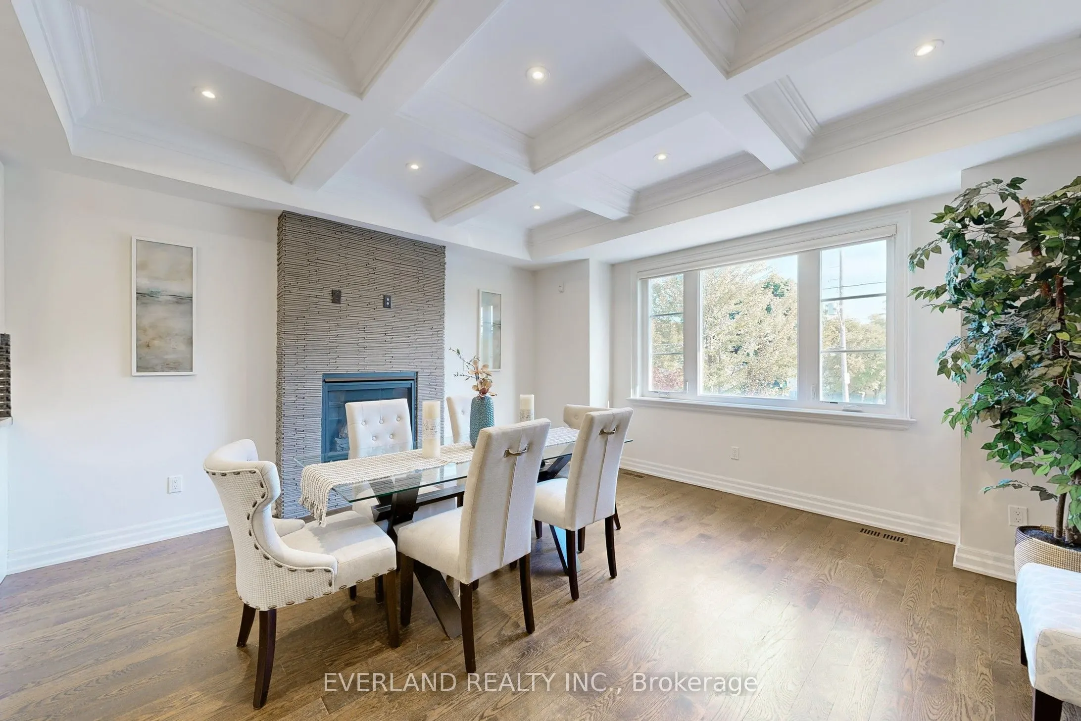 160B Finch Avenue E