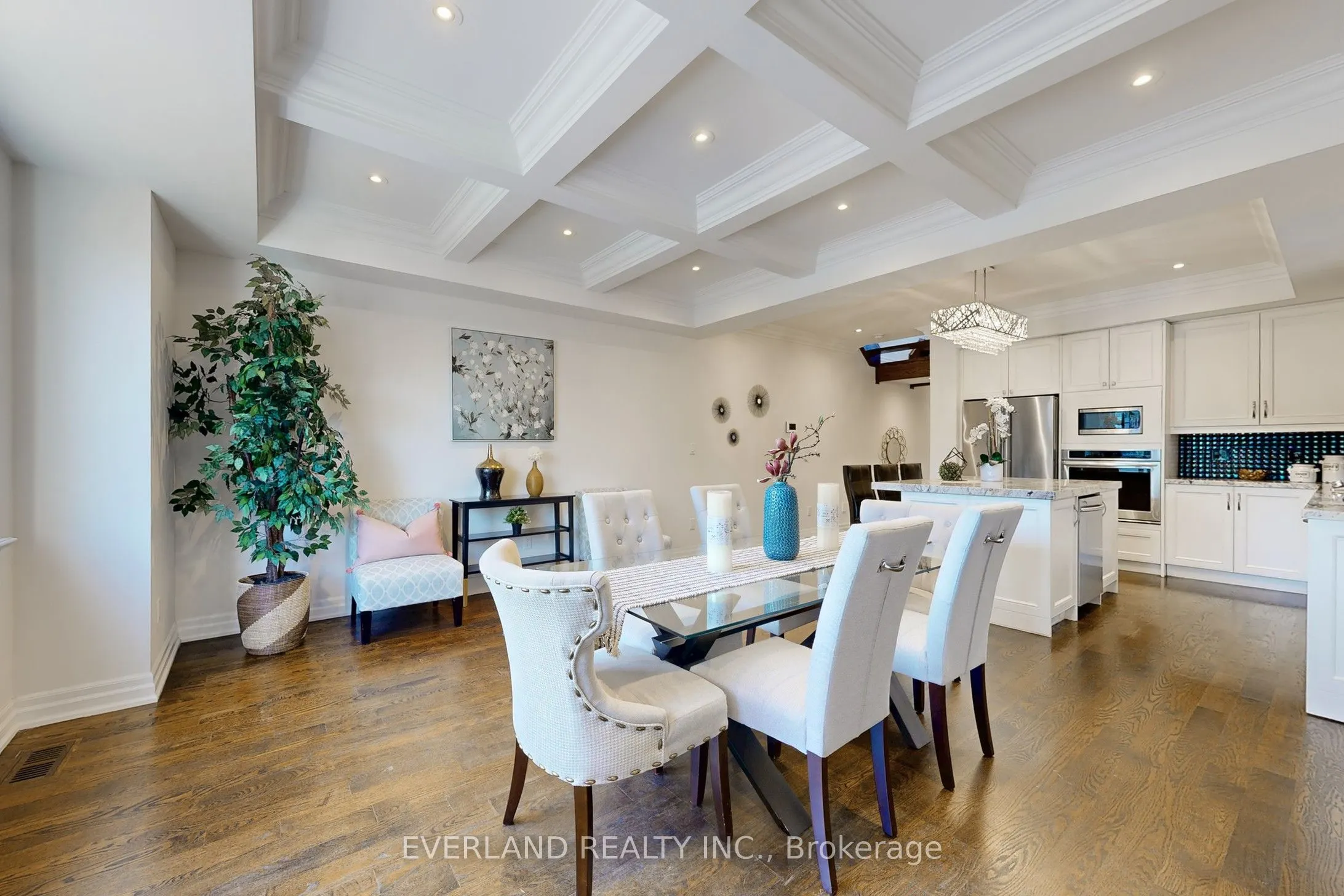 160B Finch Avenue E