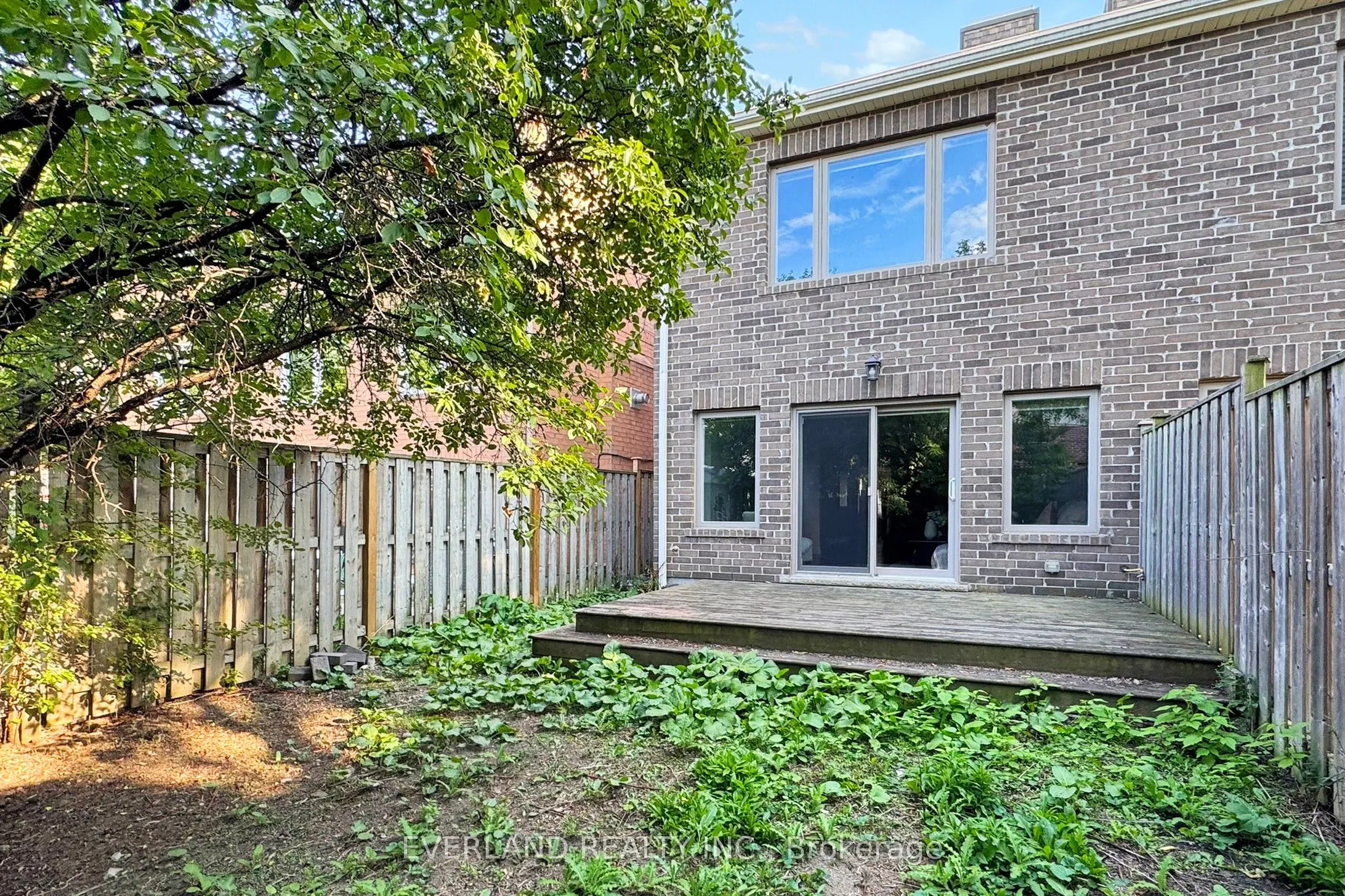 160B Finch Avenue E