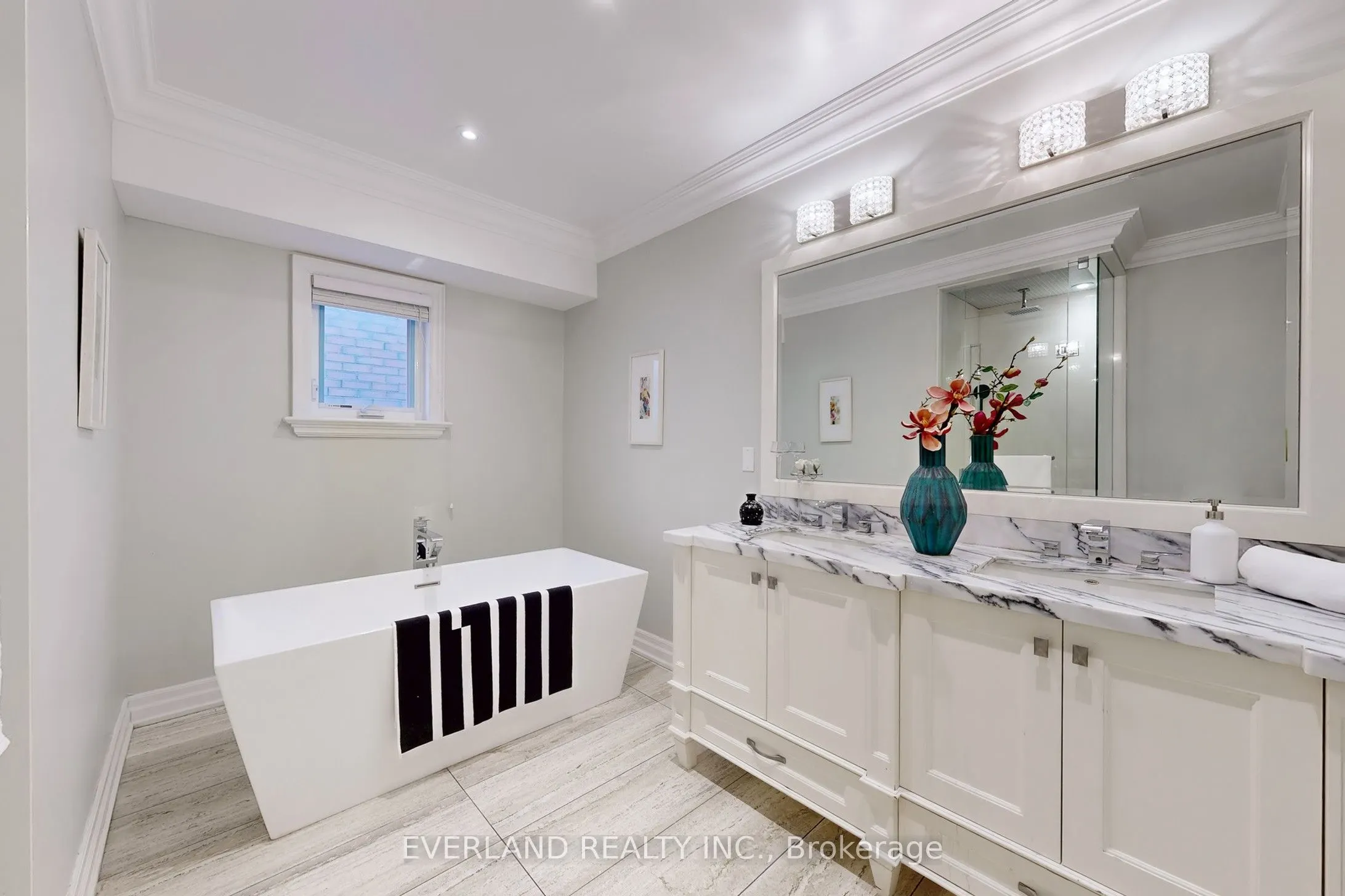 160B Finch Avenue E