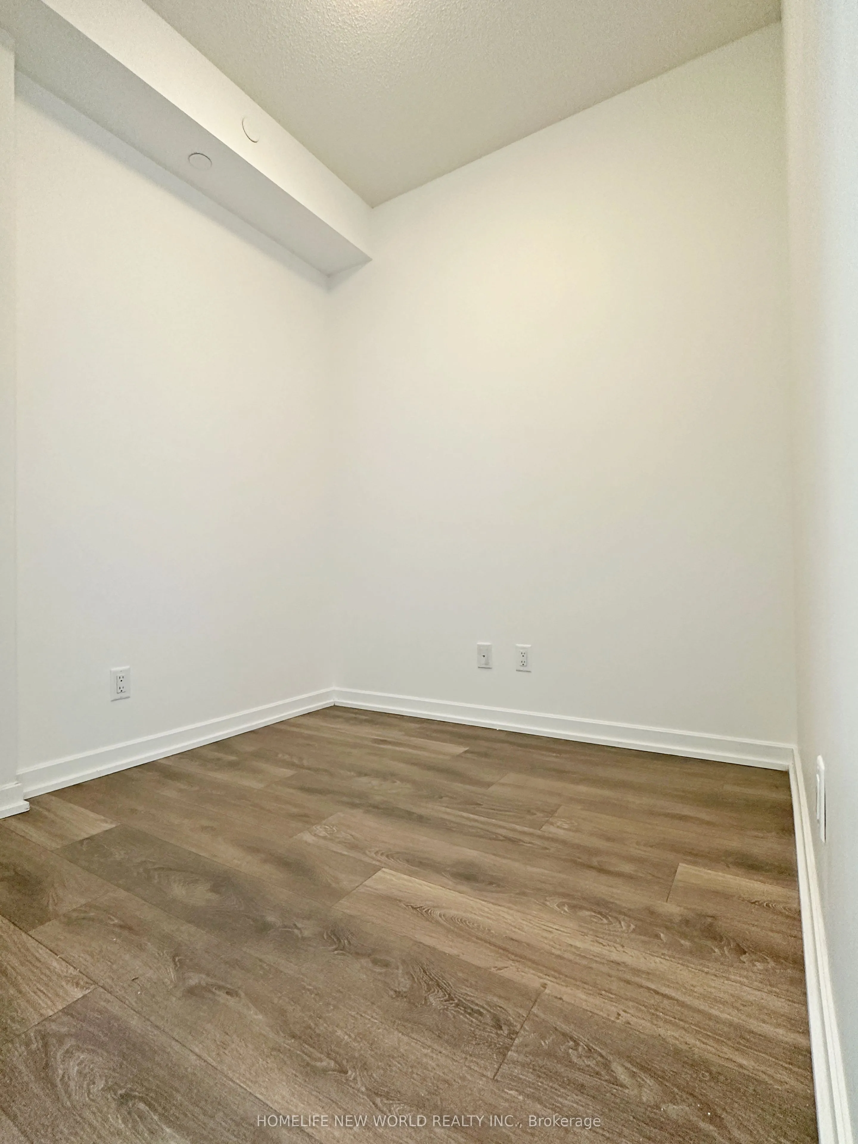 32 Forest Manor Road, #1911