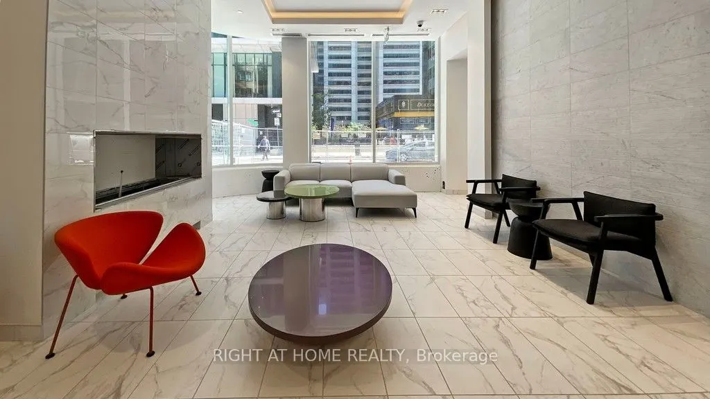 238 Simcoe Street, #2802