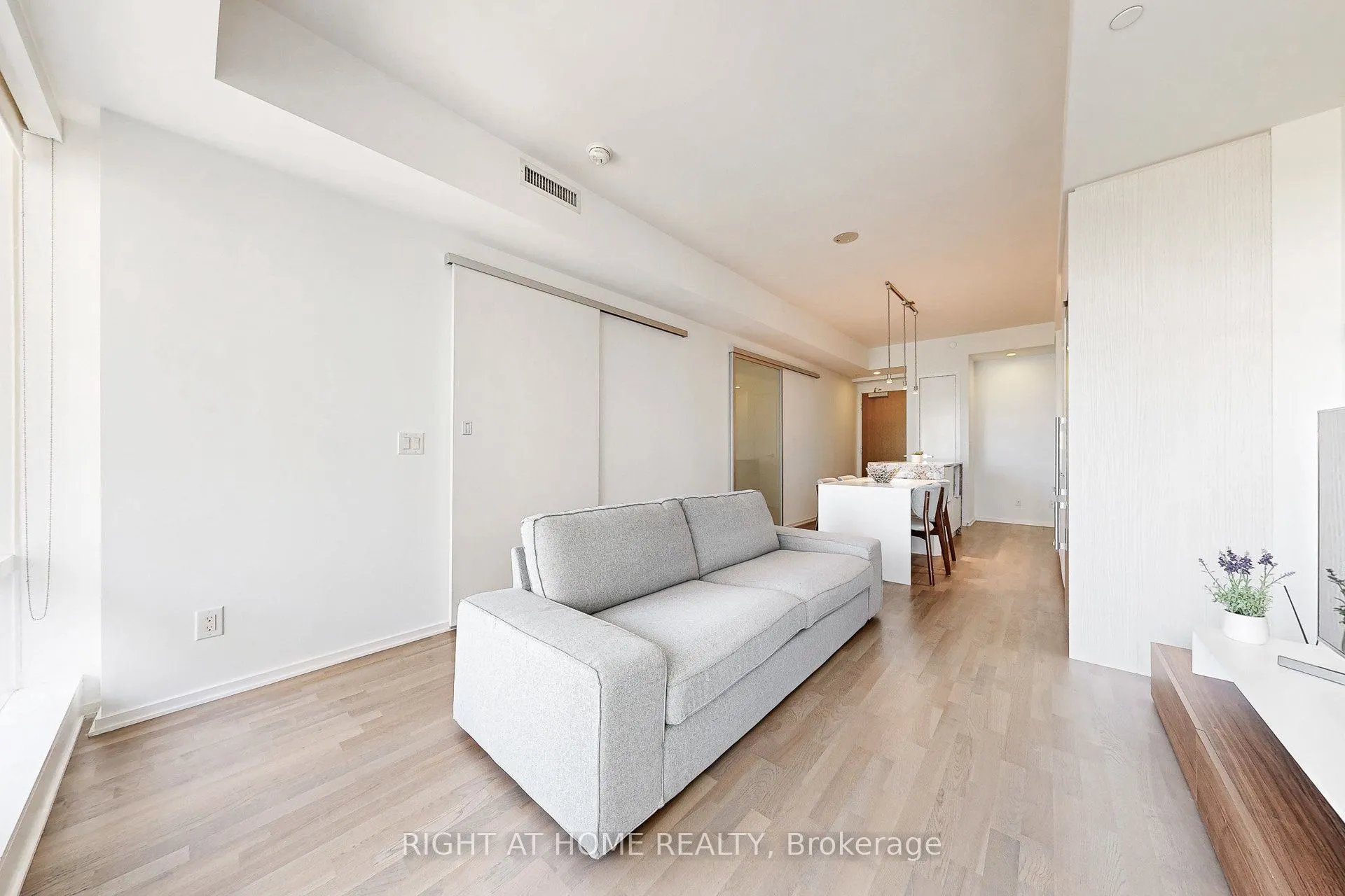 1 Bloor Street E, #3312