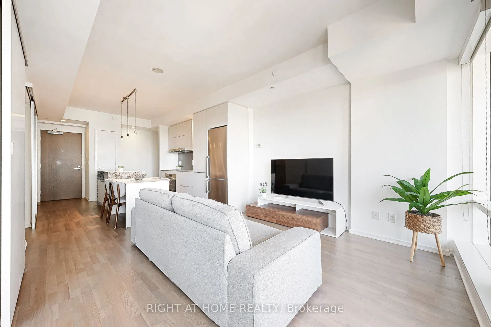 1 Bloor Street E, #3312