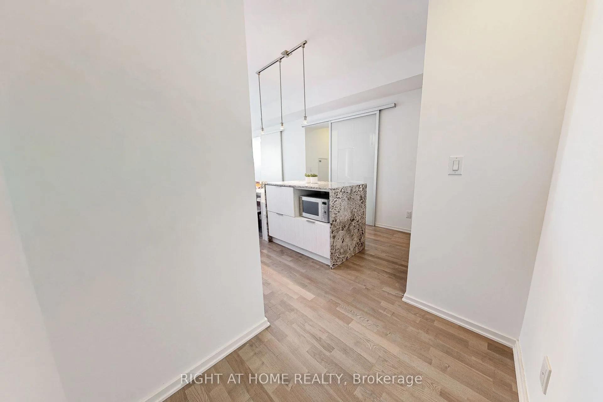 1 Bloor Street E, #3312