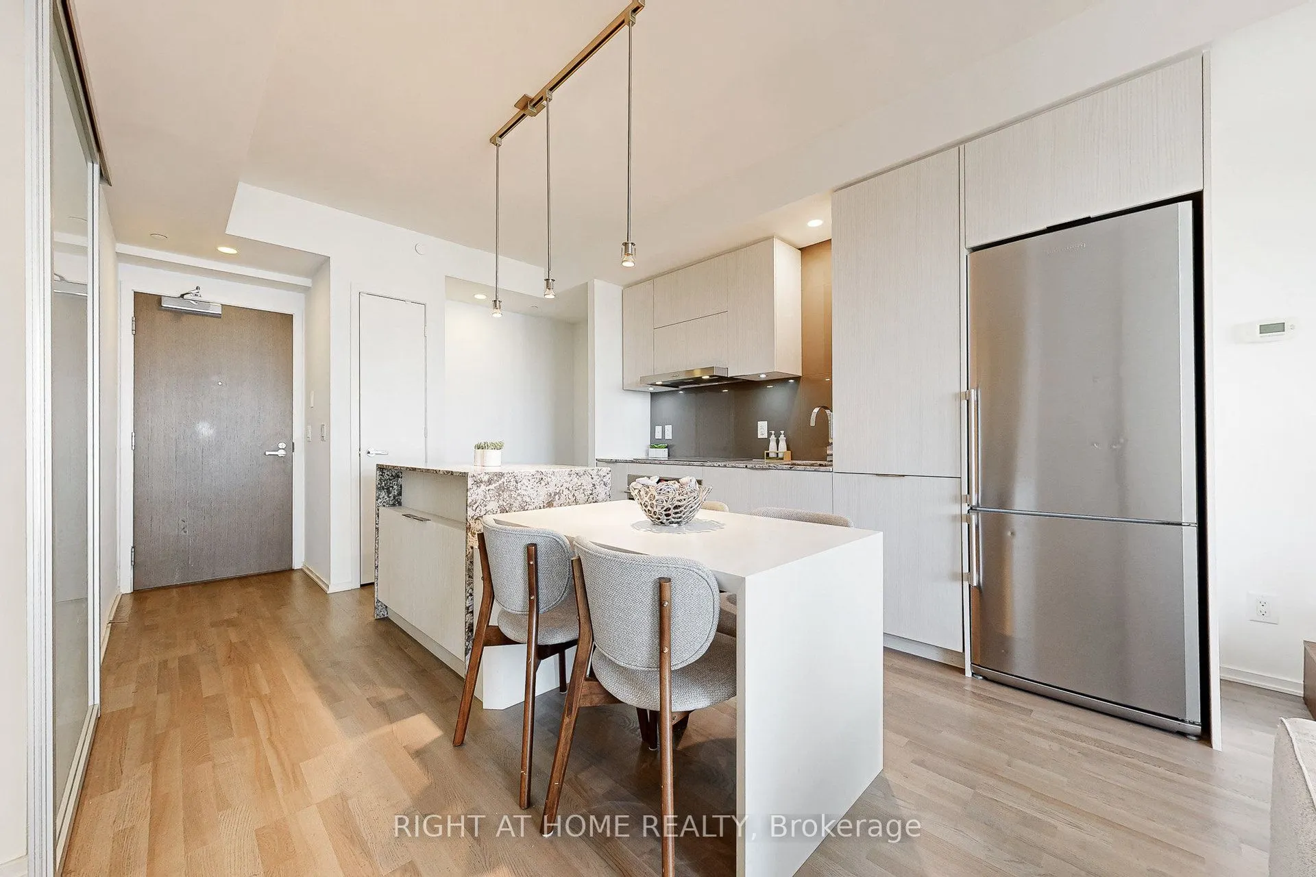 1 Bloor Street E, #3312
