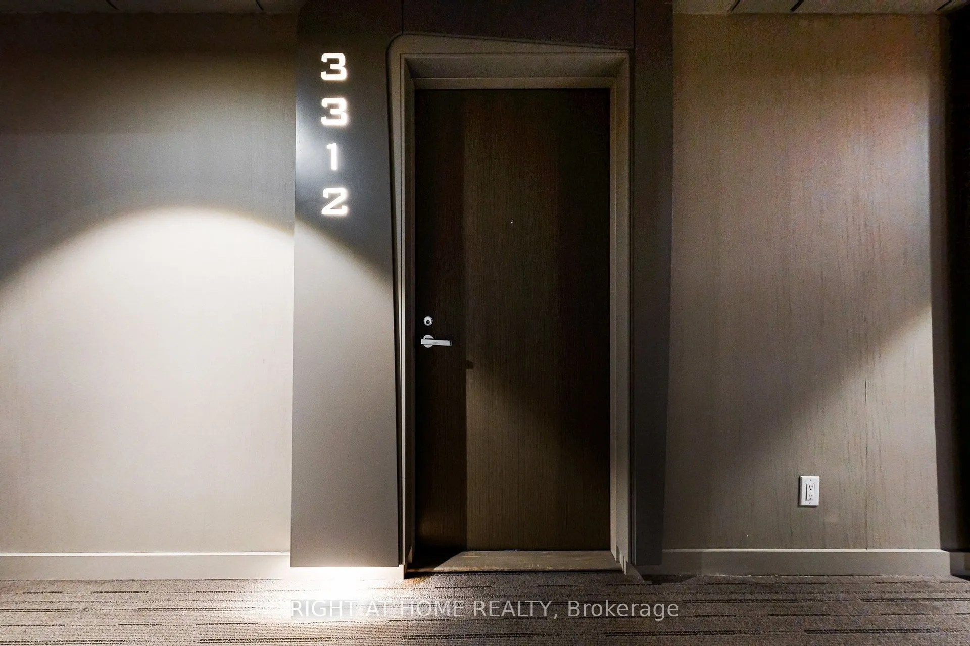 1 Bloor Street E, #3312