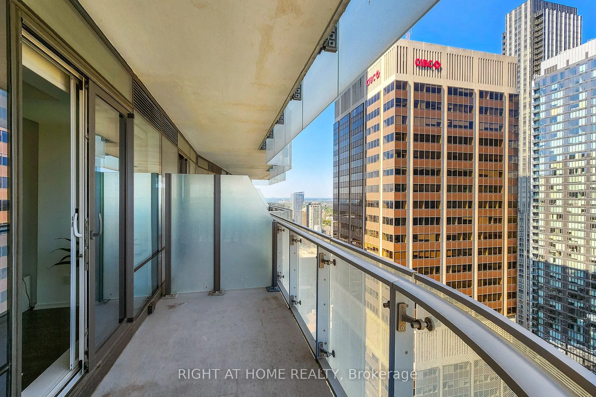 1 Bloor Street E, #3312