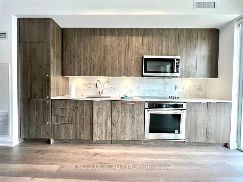 38 Iannuzzi Street, #1202