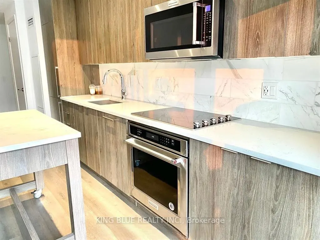 38 Iannuzzi Street, #1202