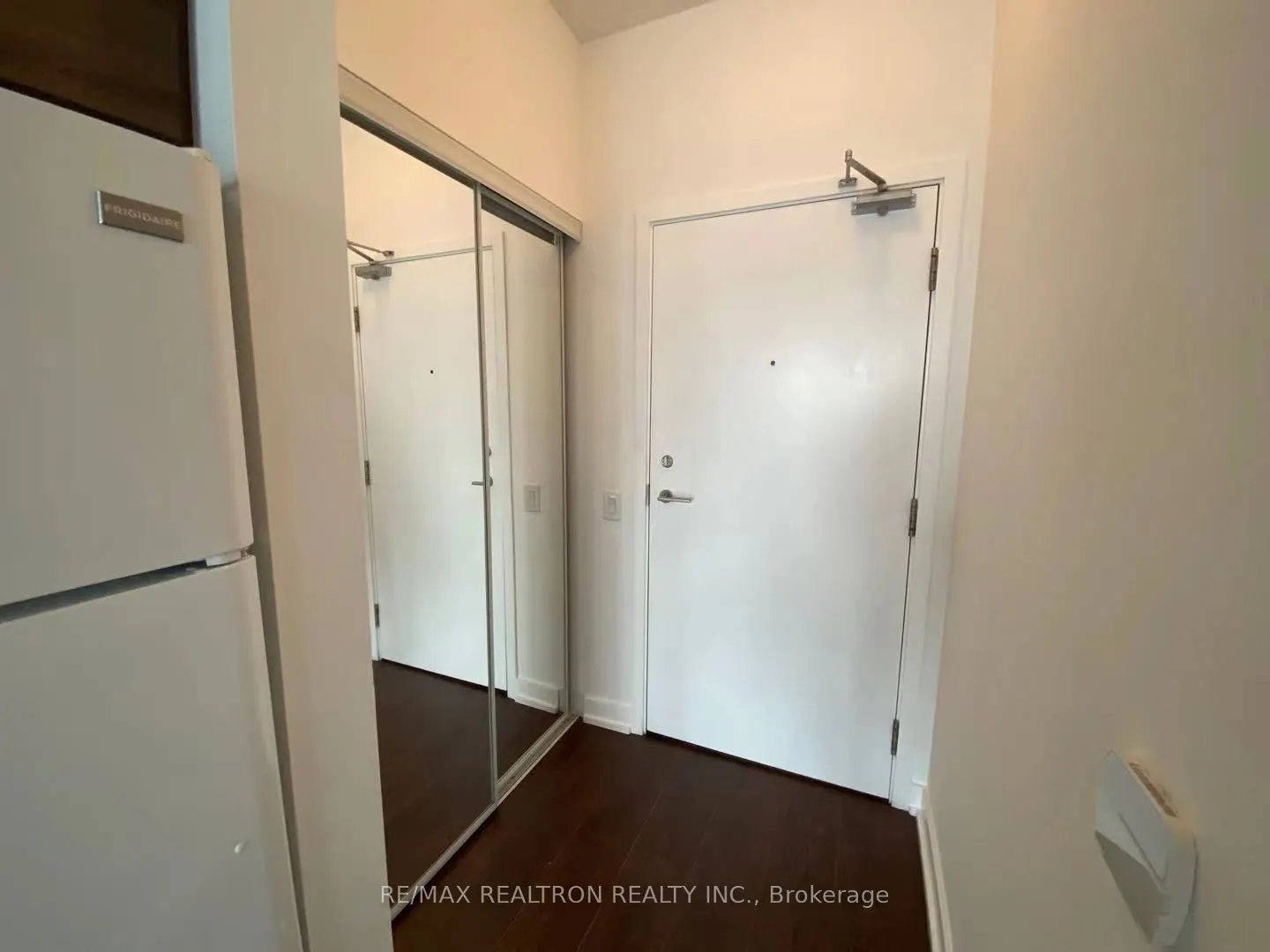 121 Mcmahon Drive, #2106