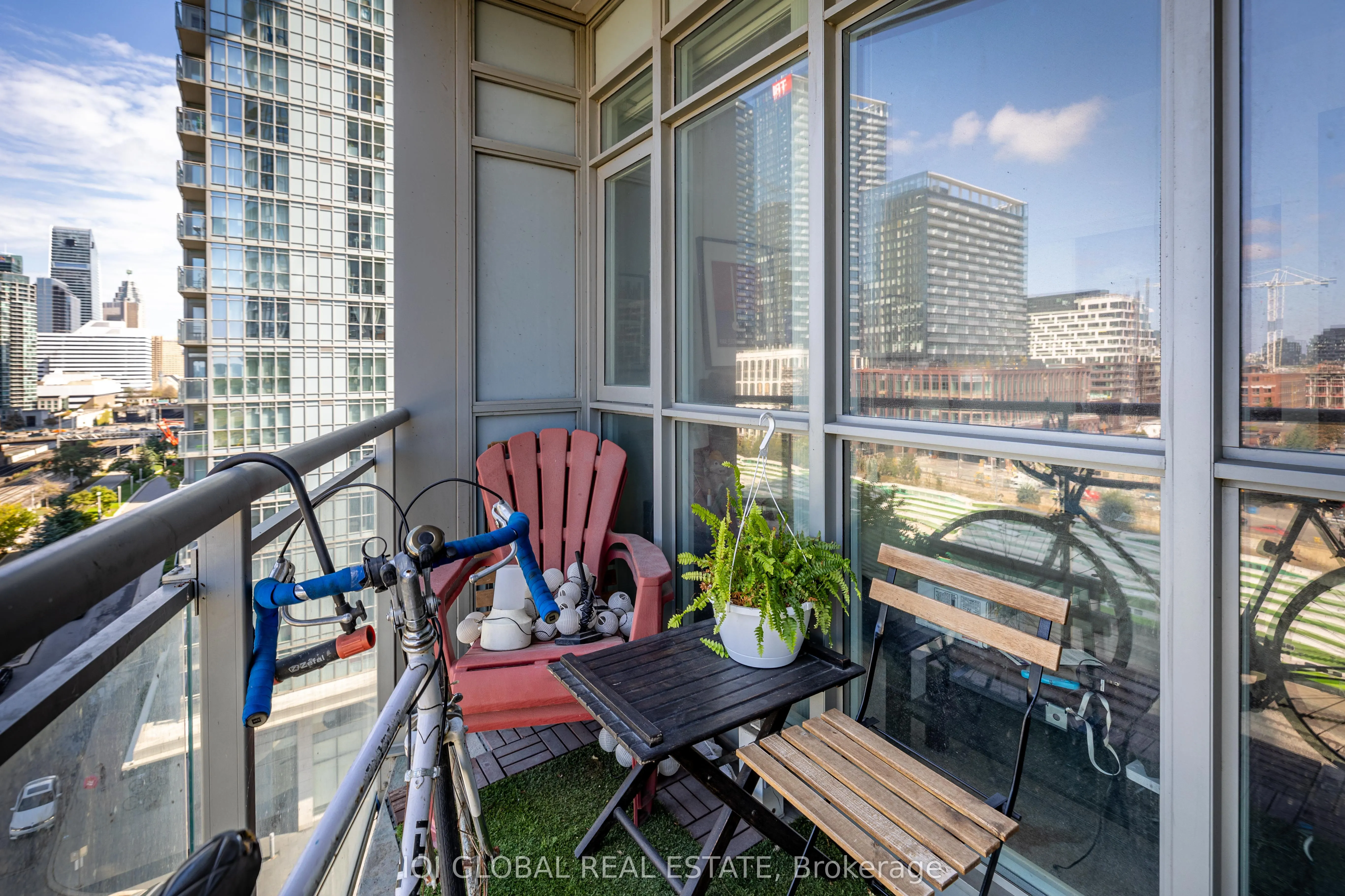 21 Iceboat Terrace, #1025