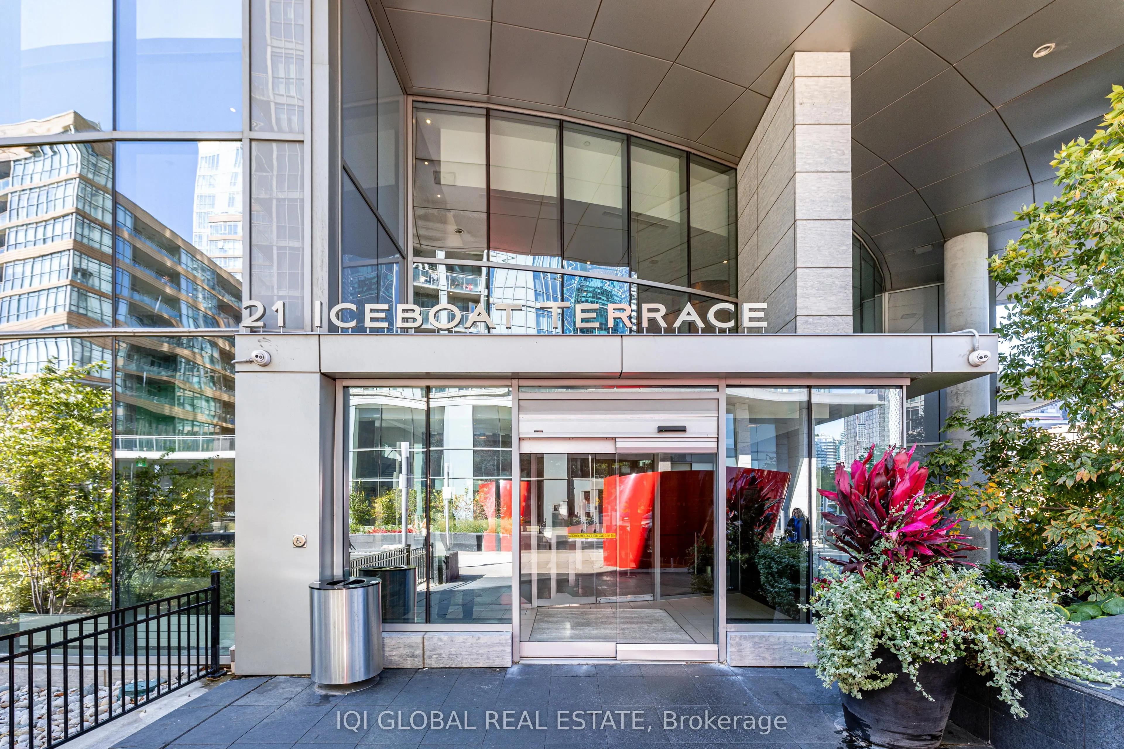 21 Iceboat Terrace, #1025