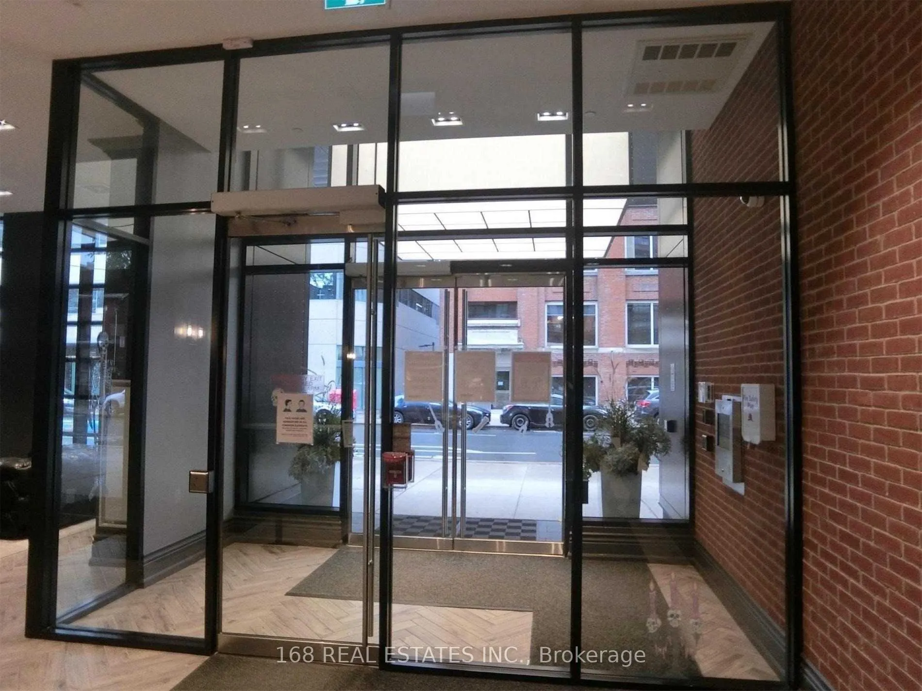 608 Richmond Street, #901