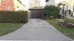 389 Lawrence Avenue W