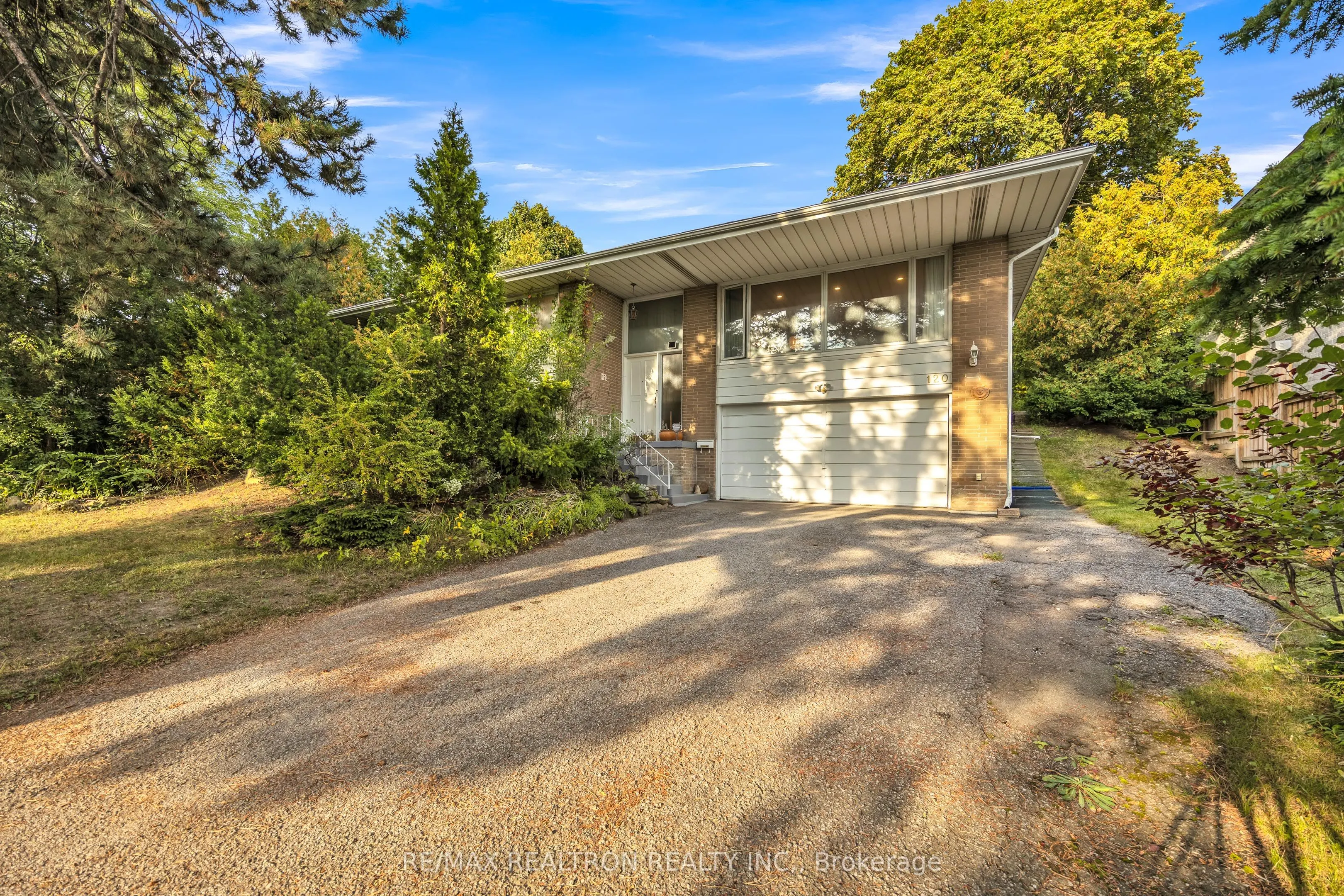 120 Laurentide Drive