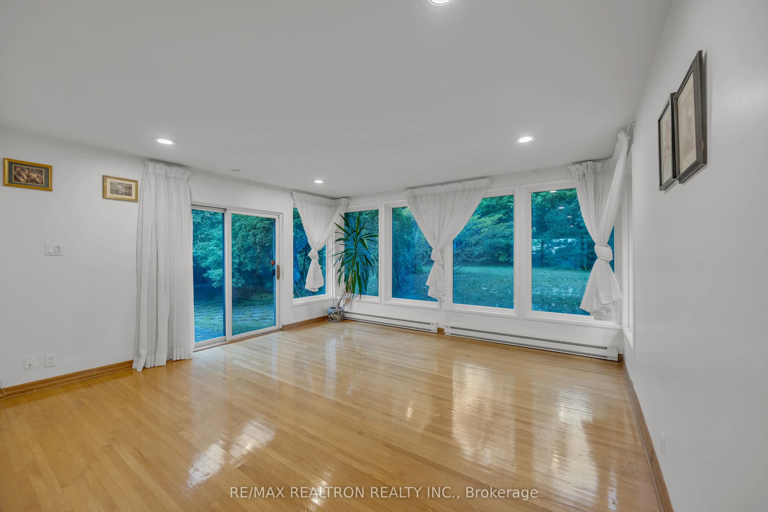 120 Laurentide Drive