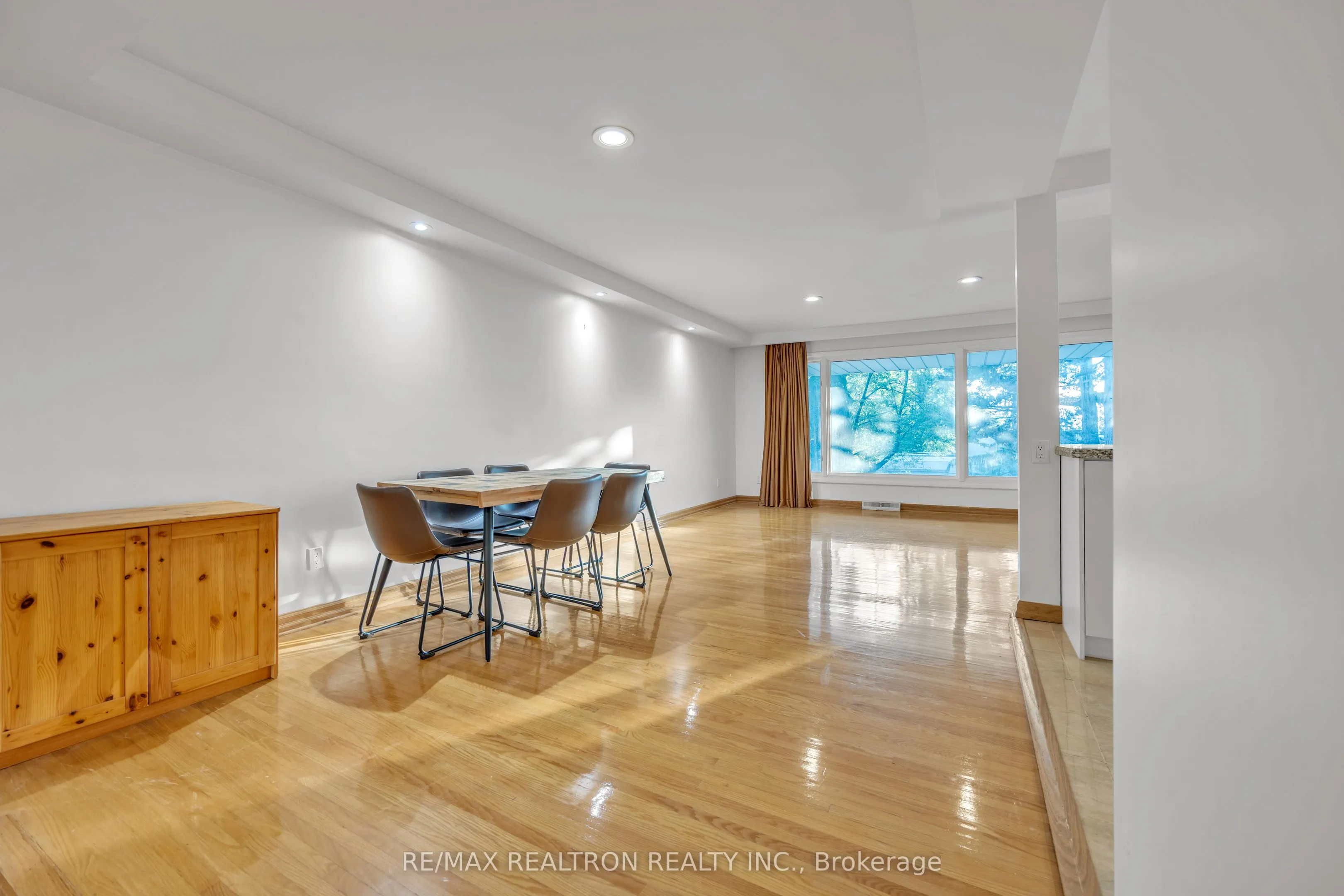120 Laurentide Drive
