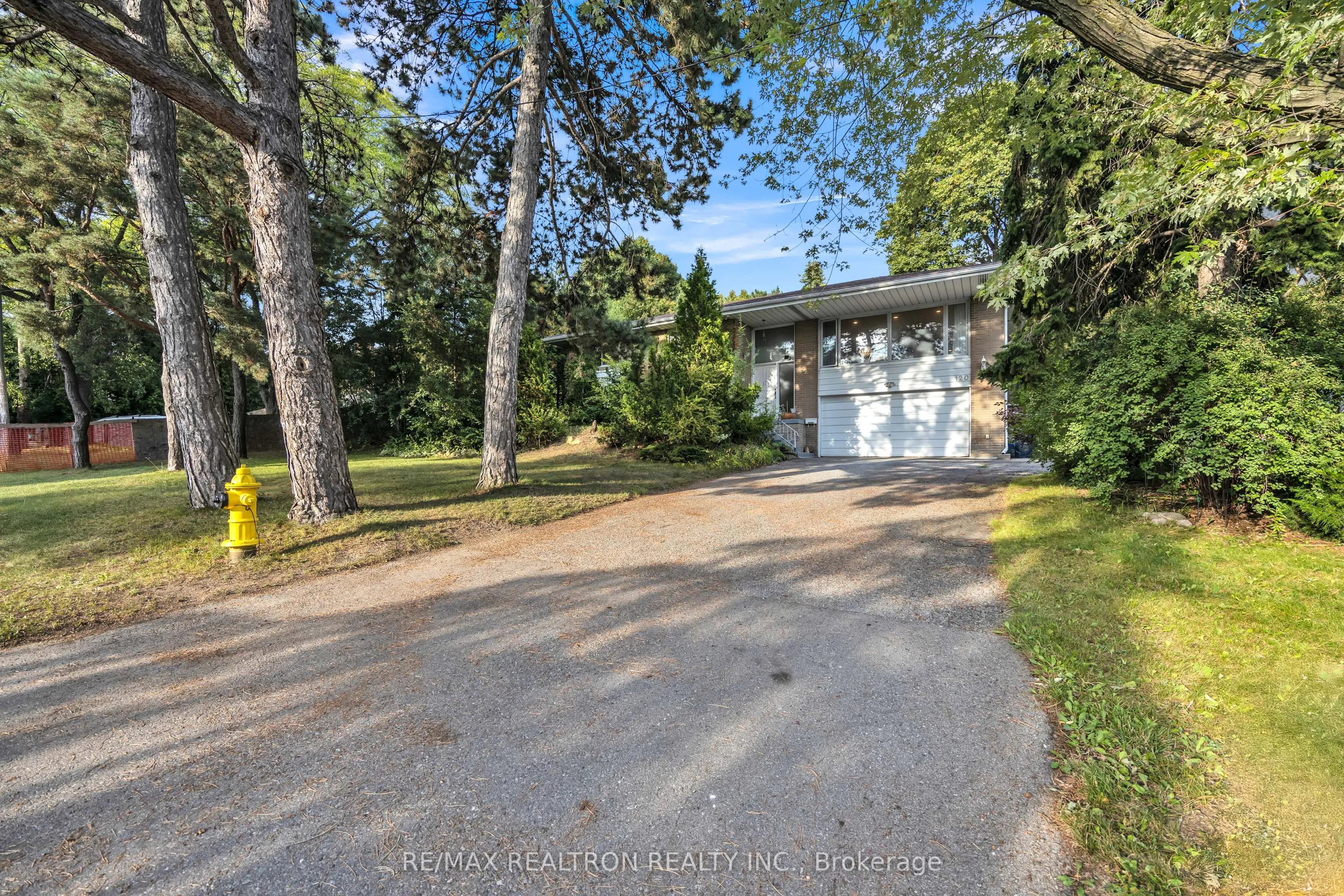 120 Laurentide Drive