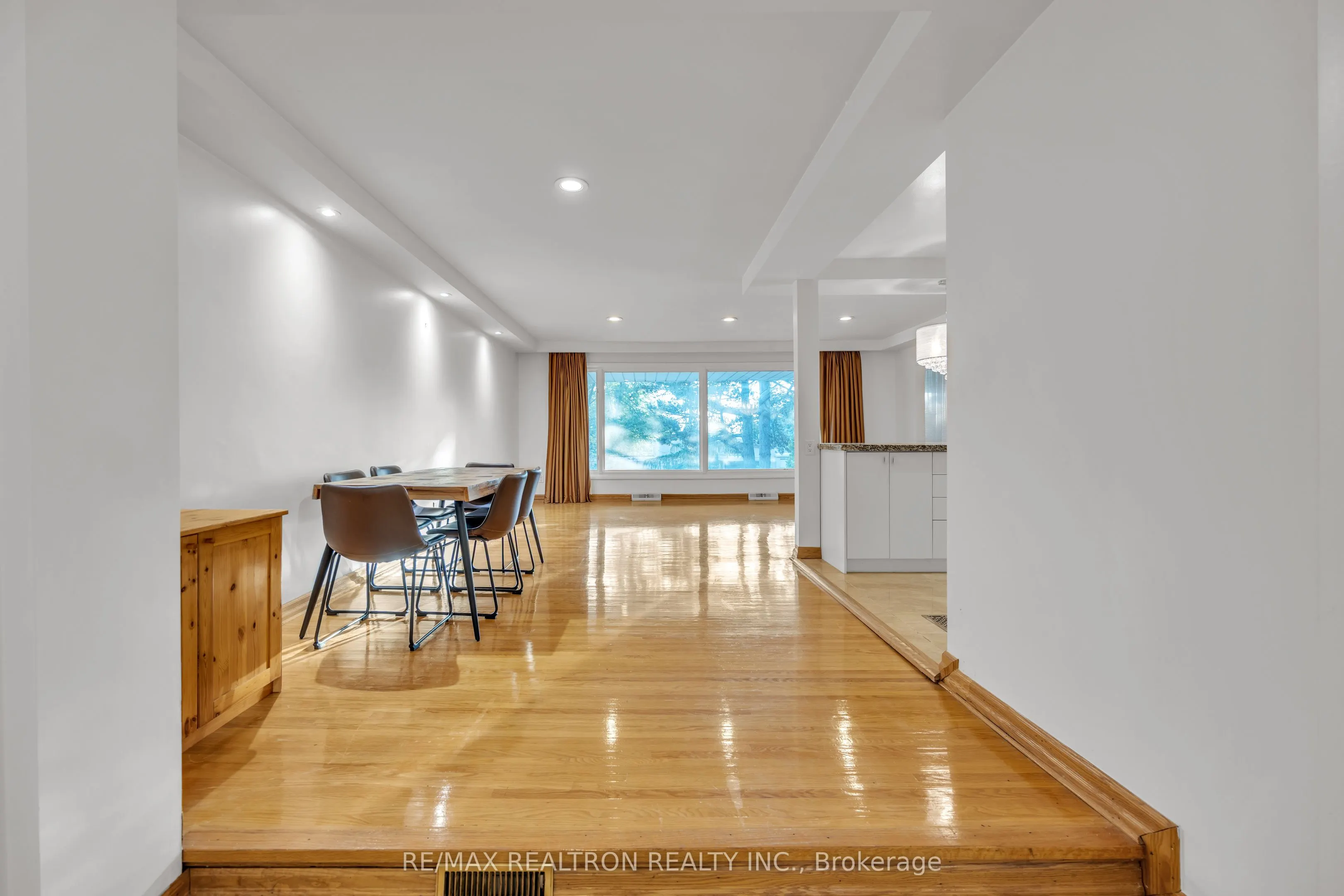 120 Laurentide Drive