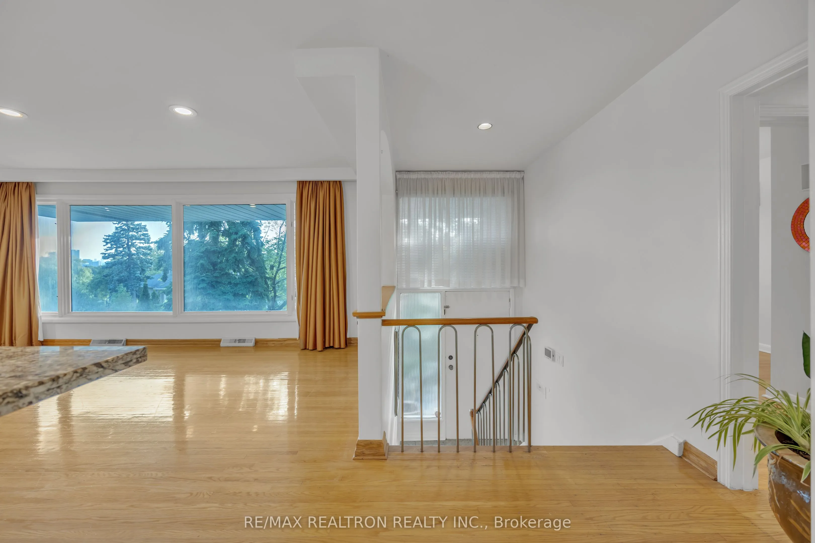 120 Laurentide Drive
