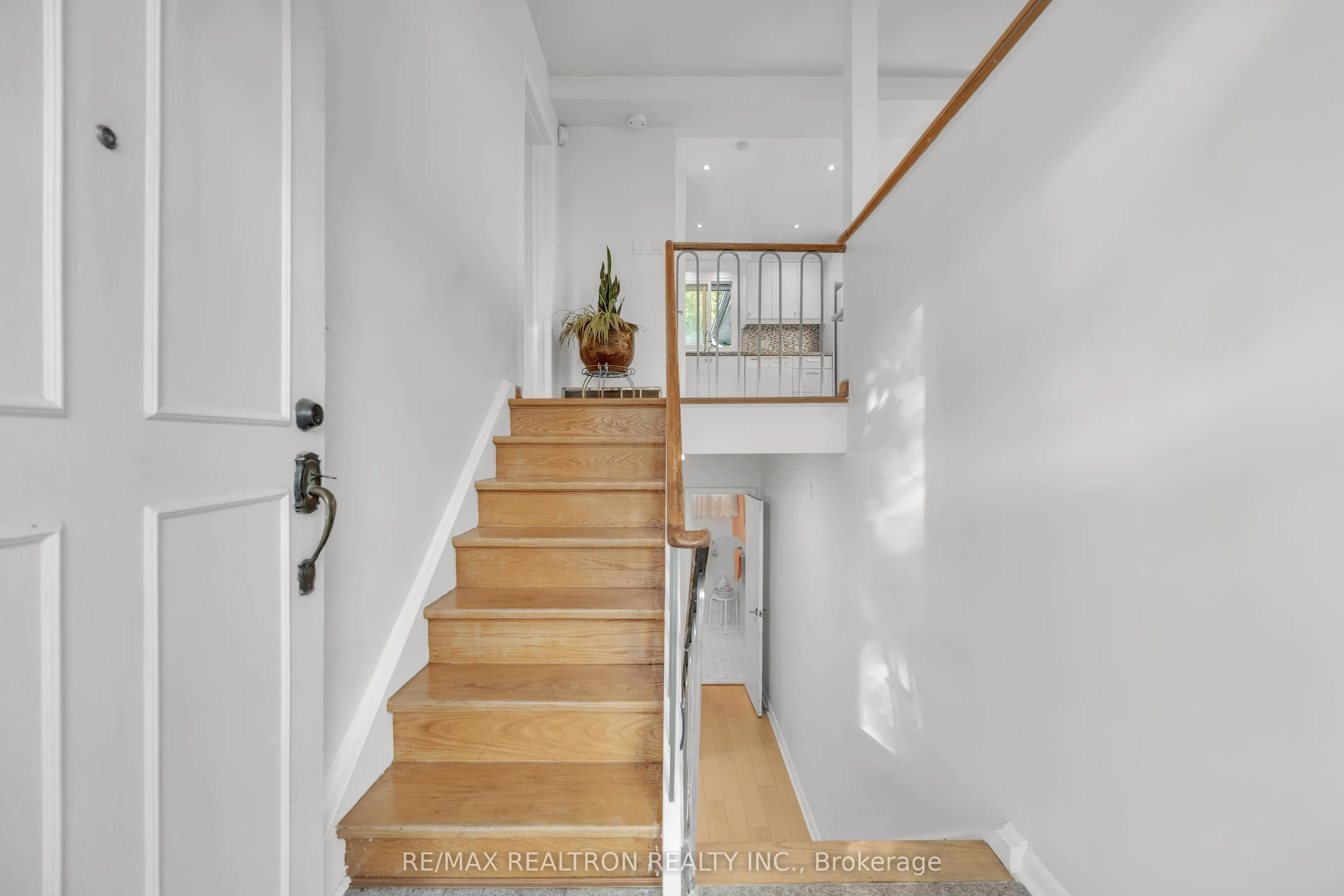 120 Laurentide Drive