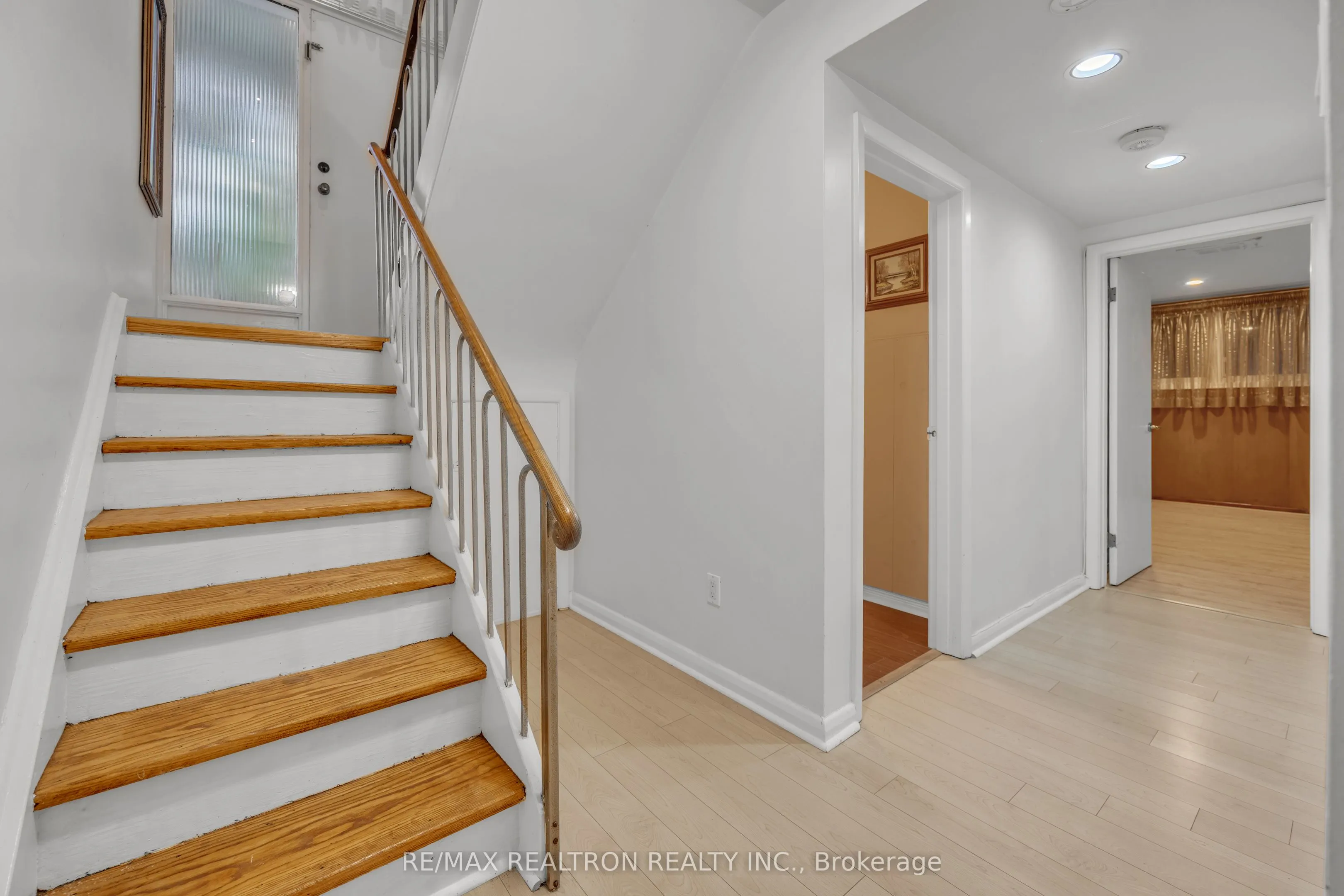 120 Laurentide Drive