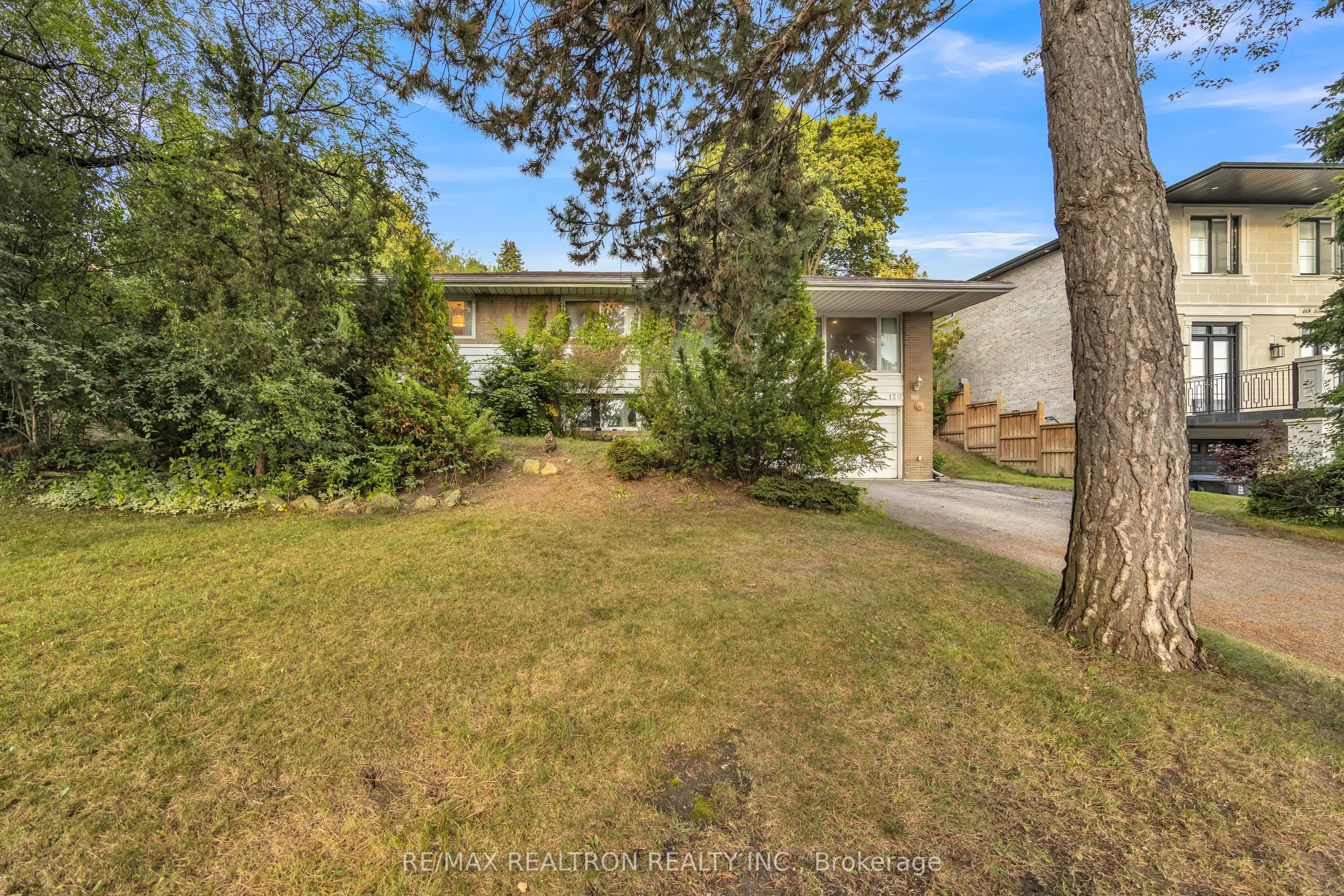 120 Laurentide Drive