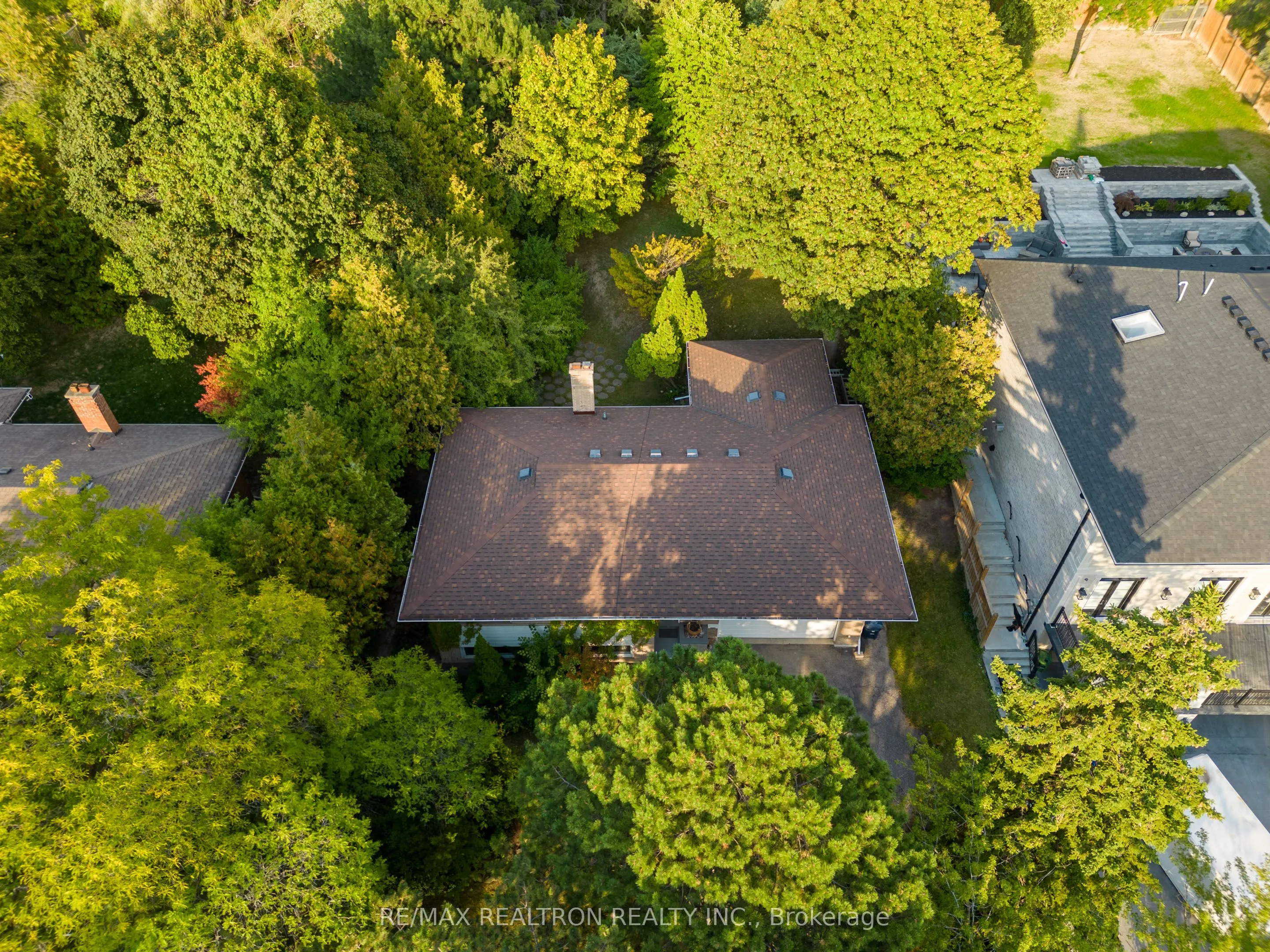 120 Laurentide Drive