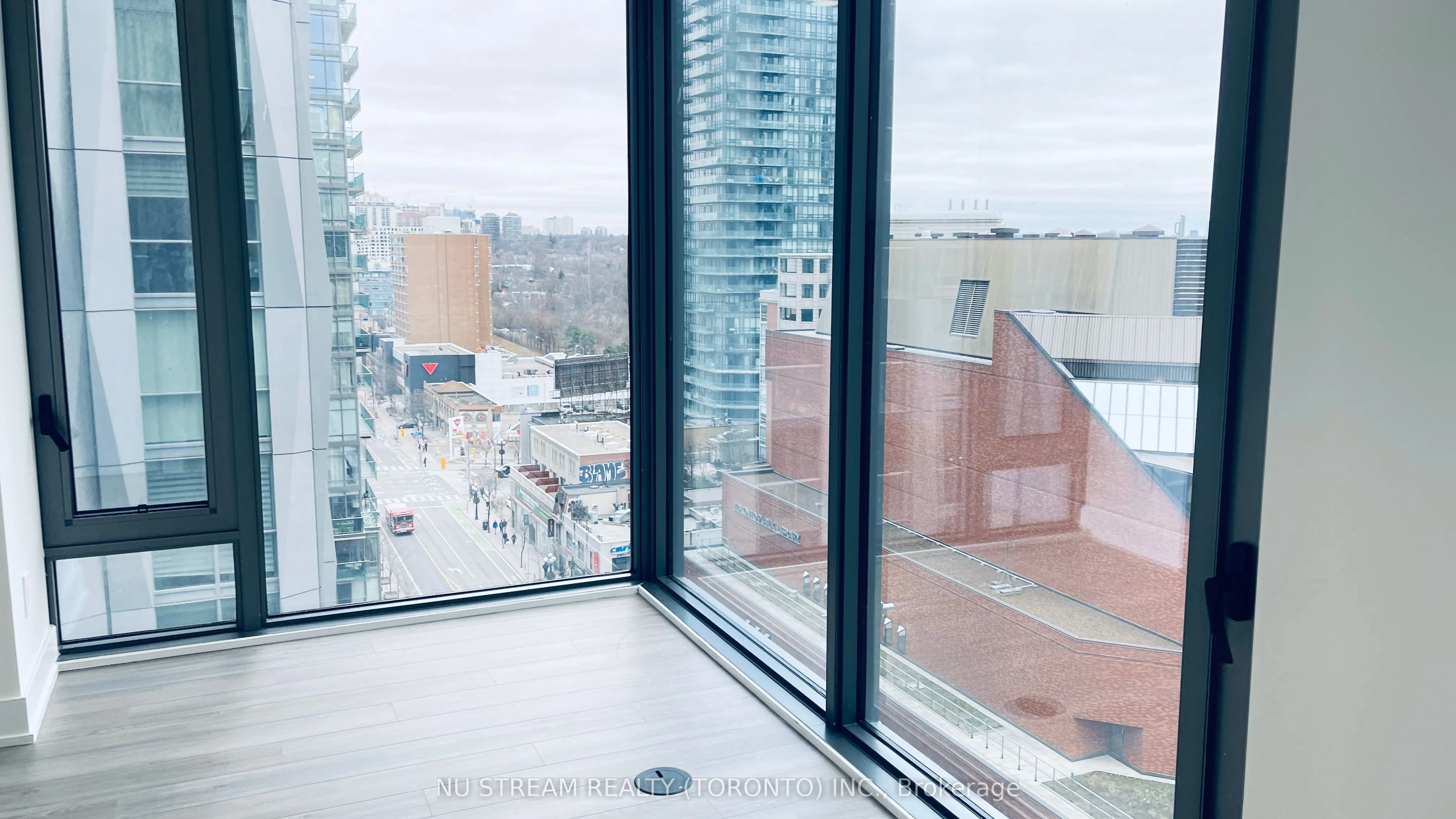 8 Cumberland Street, #1108