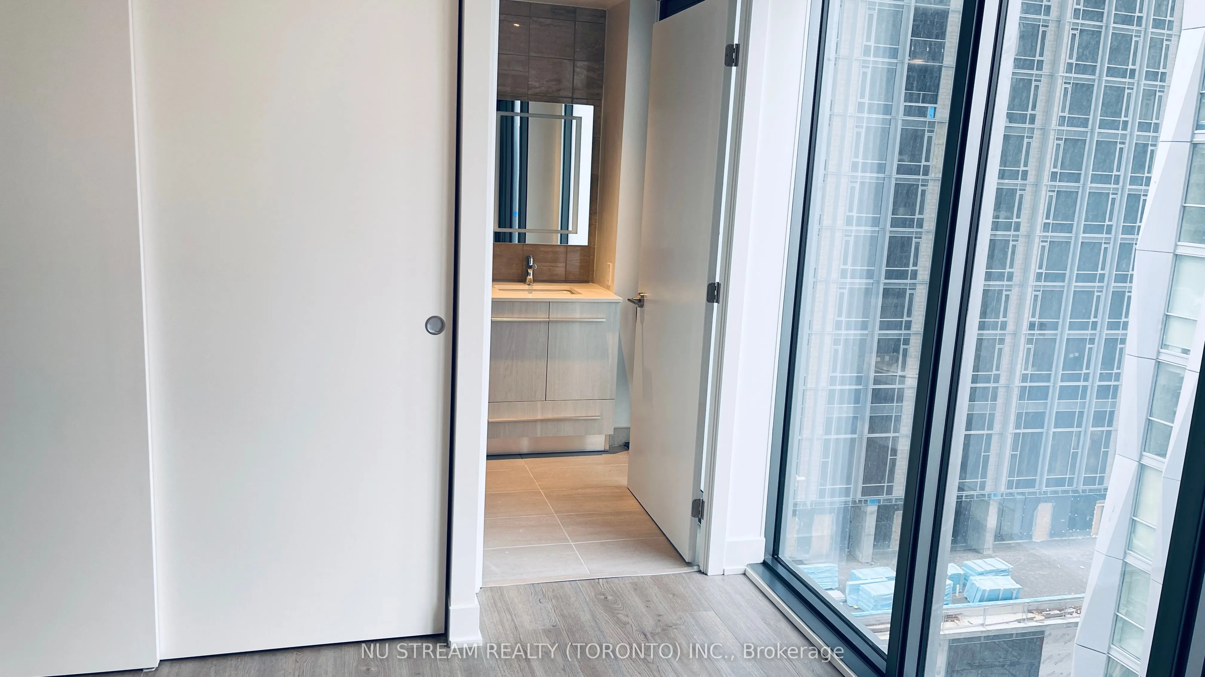 8 Cumberland Street, #1108