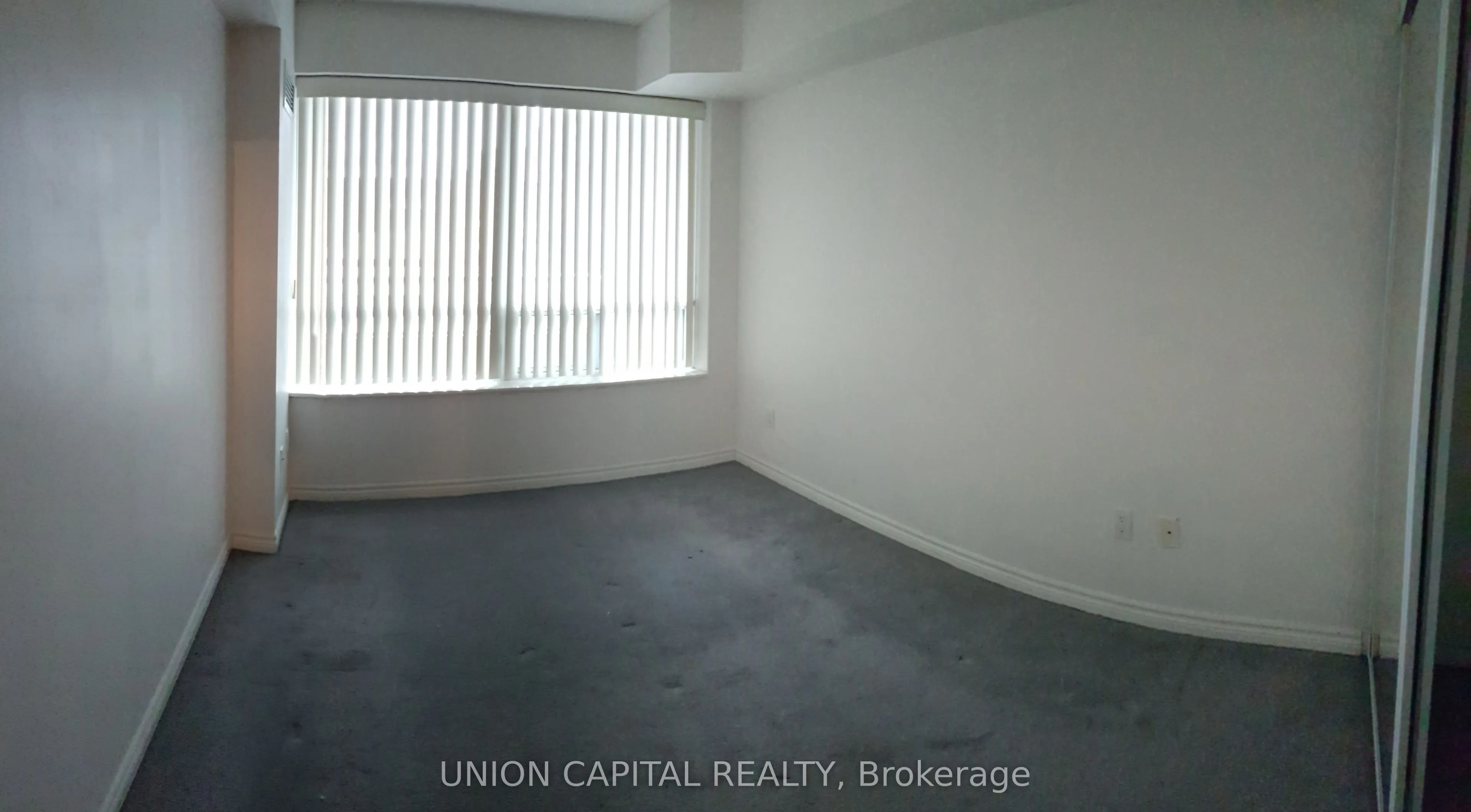 250 Wellington Street W, #837