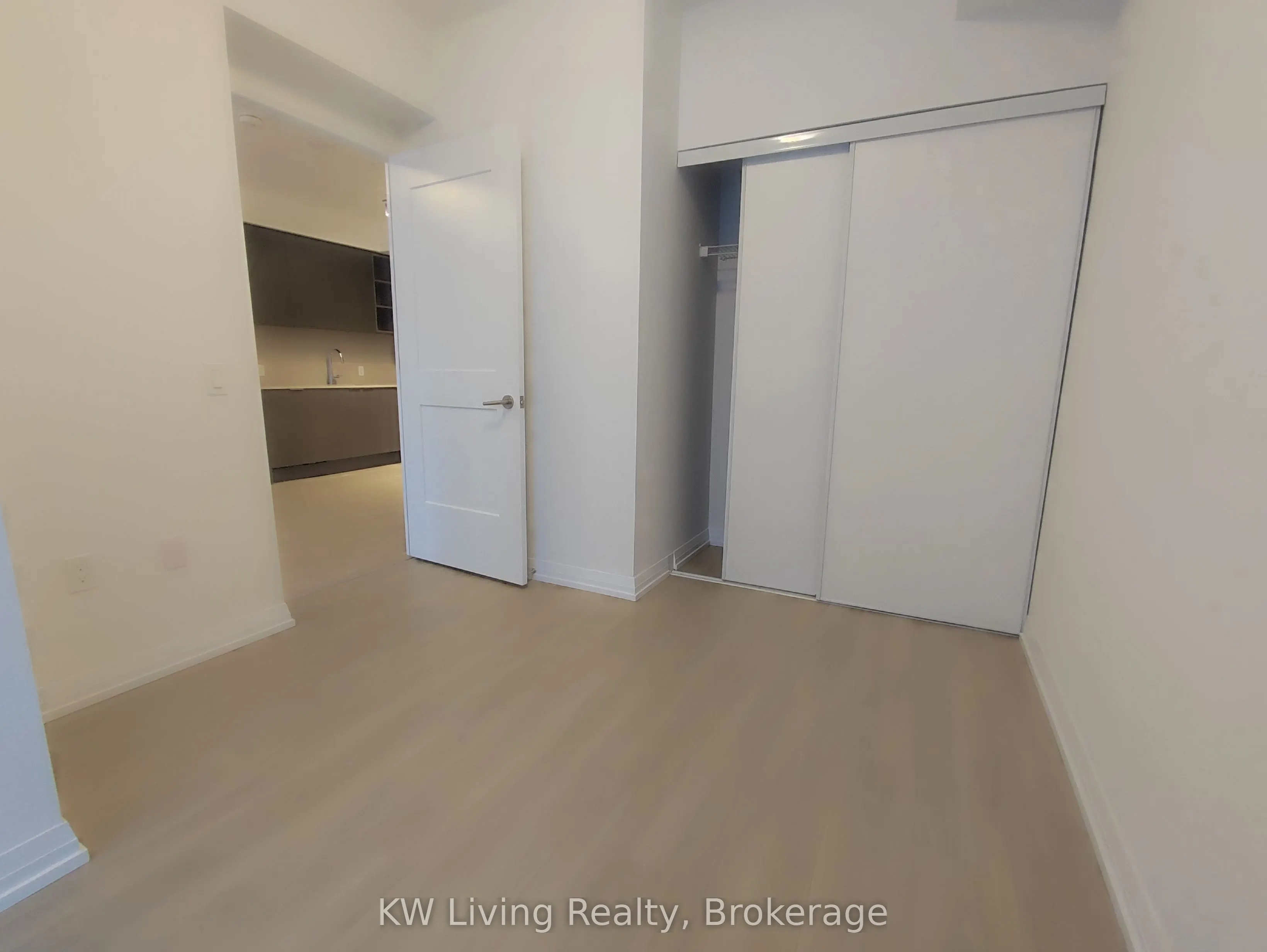 50 Dunfield Avenue, #818