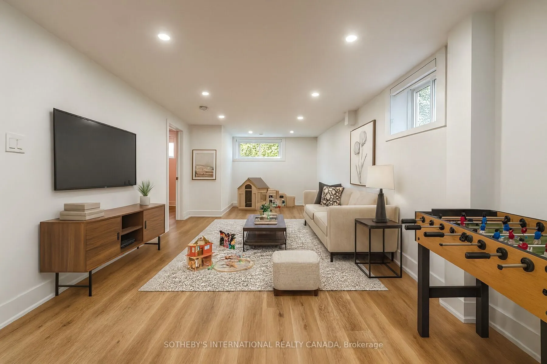 105 Baltray Crescent