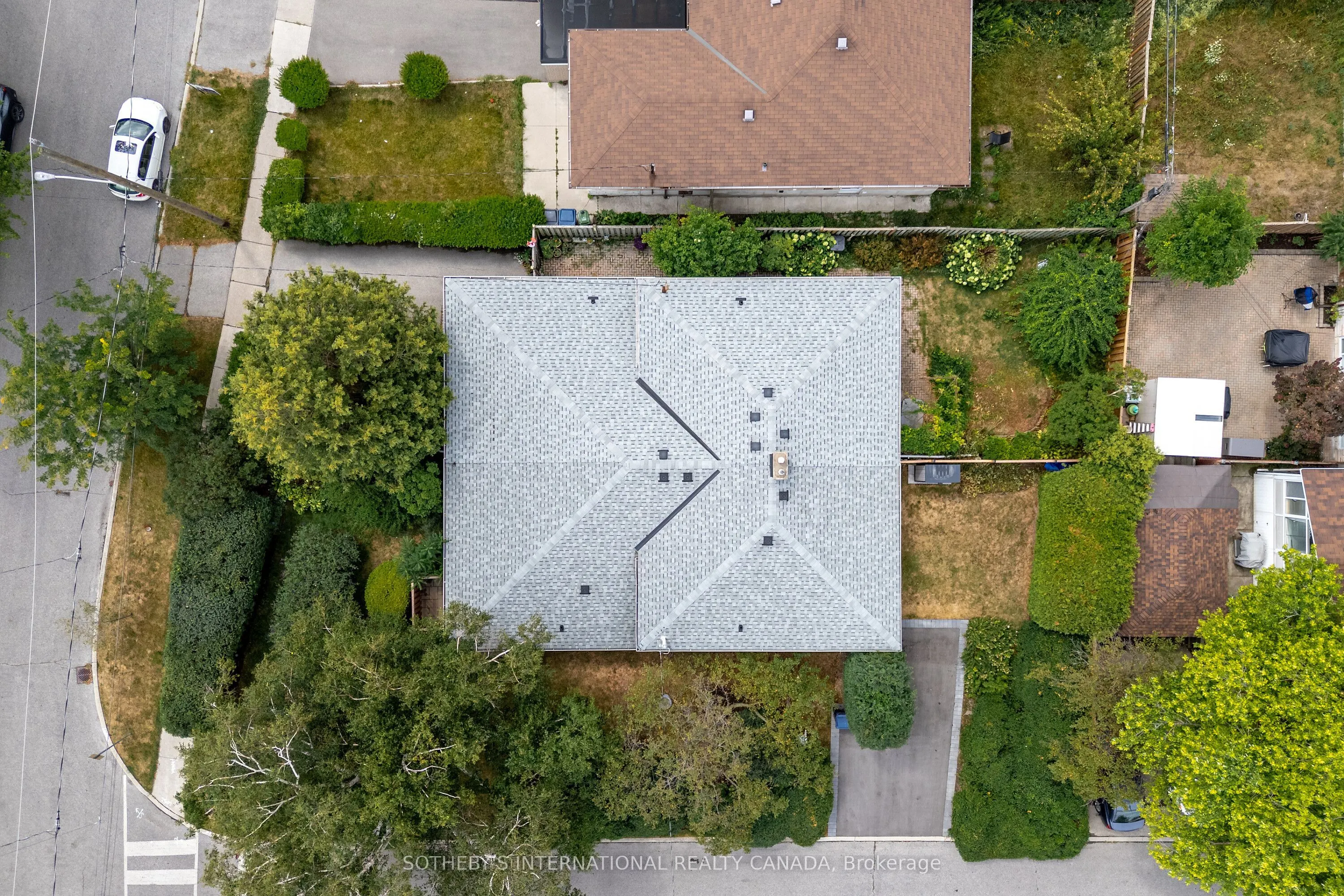 105 Baltray Crescent