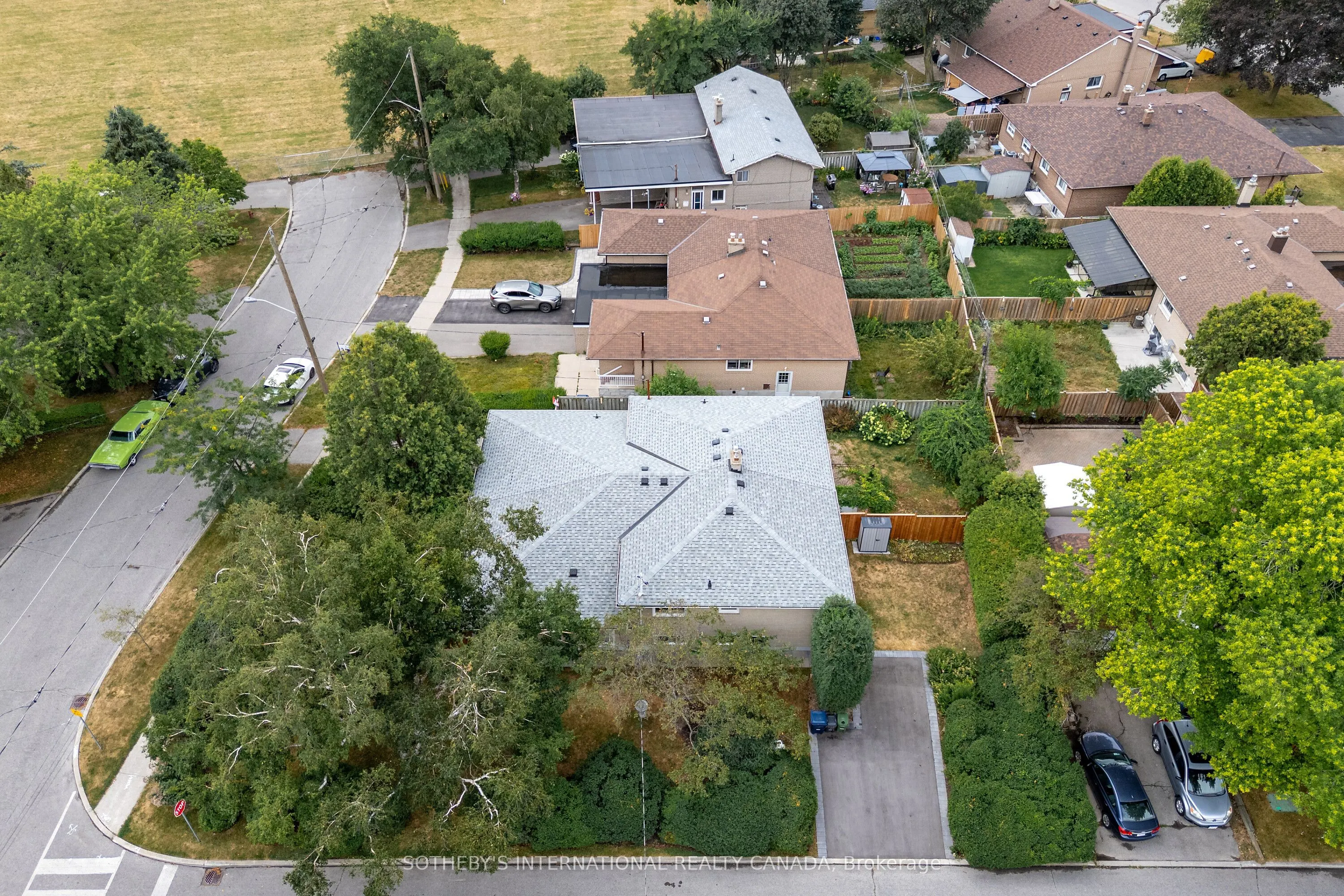 105 Baltray Crescent