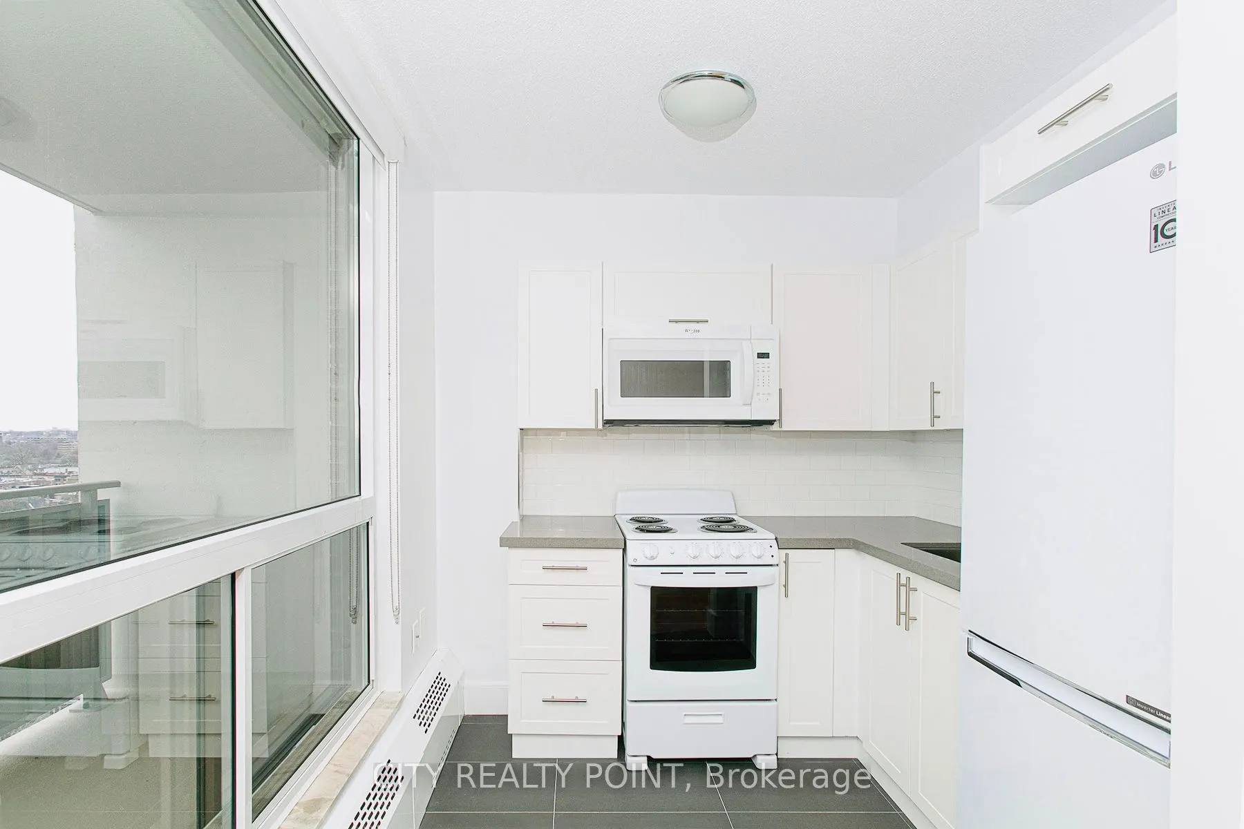 666 Spadina Avenue, #402