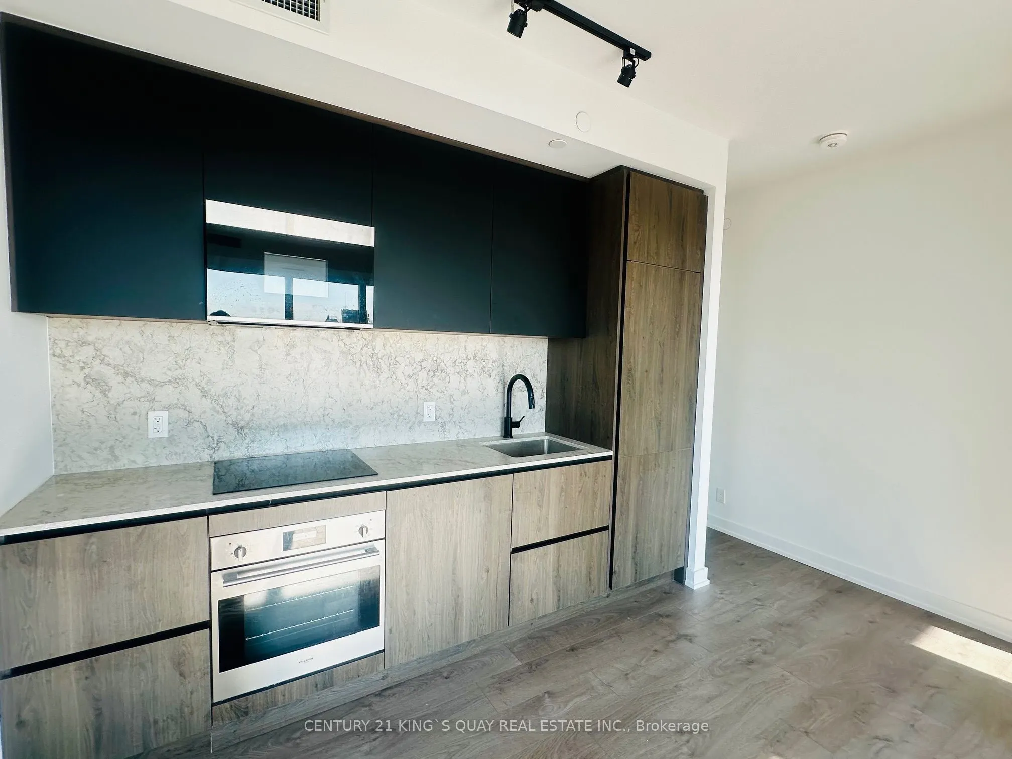 108 Peter Street, #1623