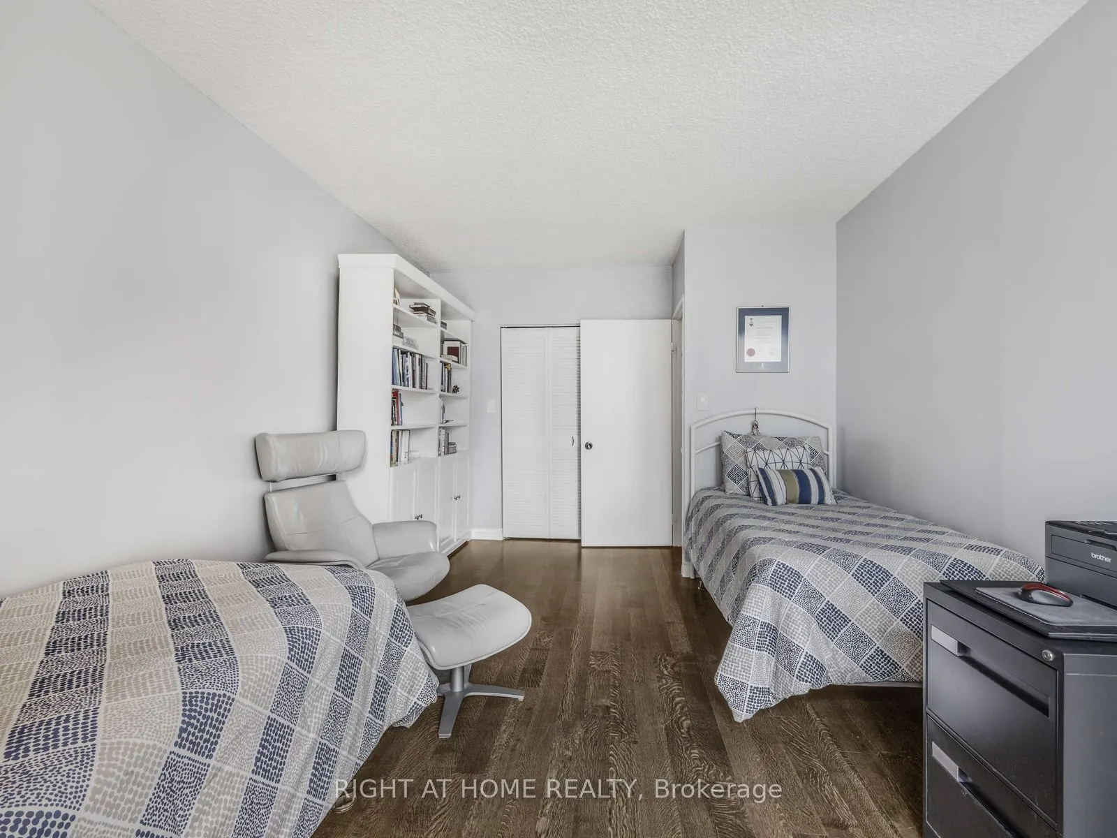 33 Harbour Square, #1624