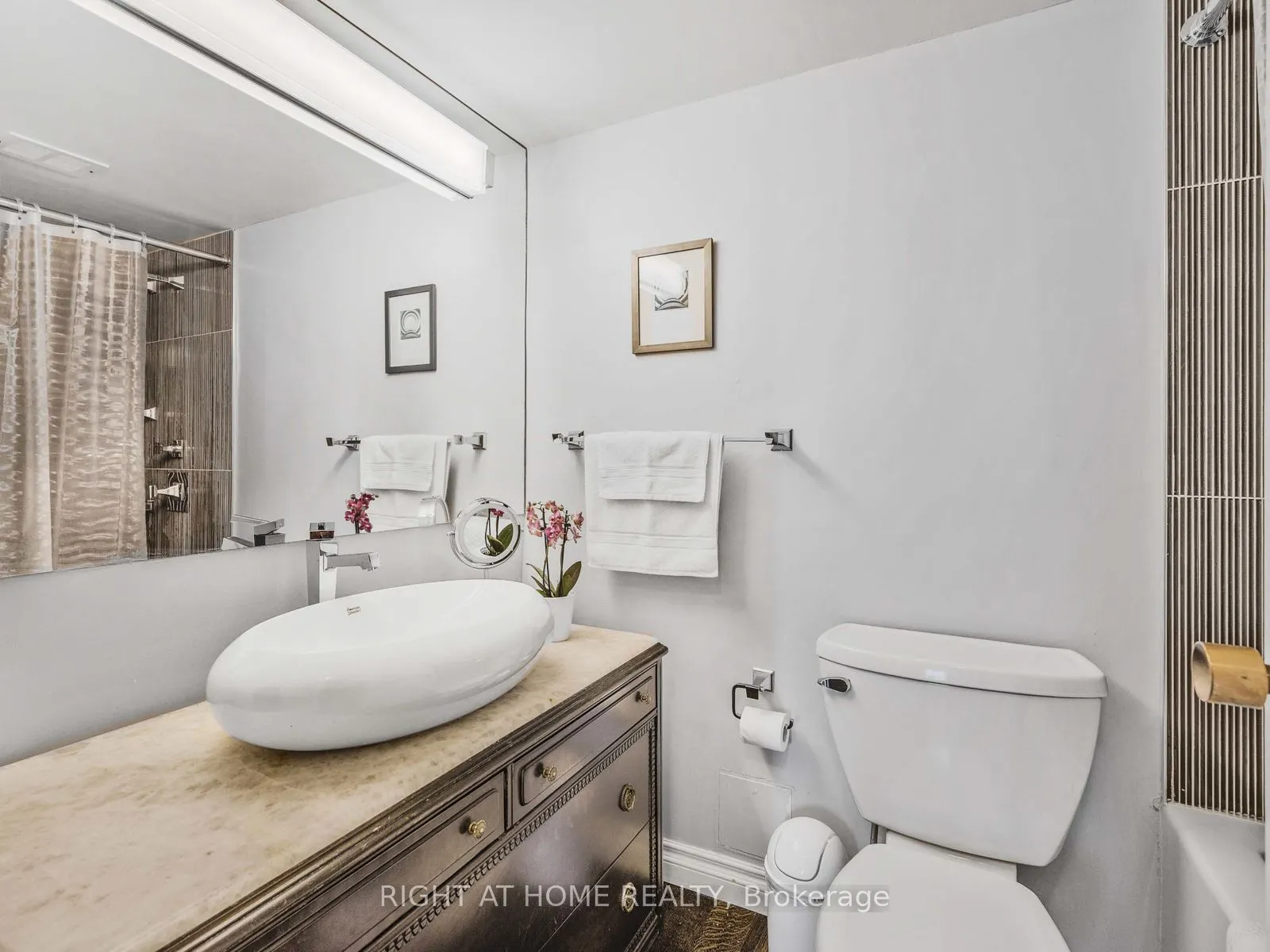 33 Harbour Square, #1624