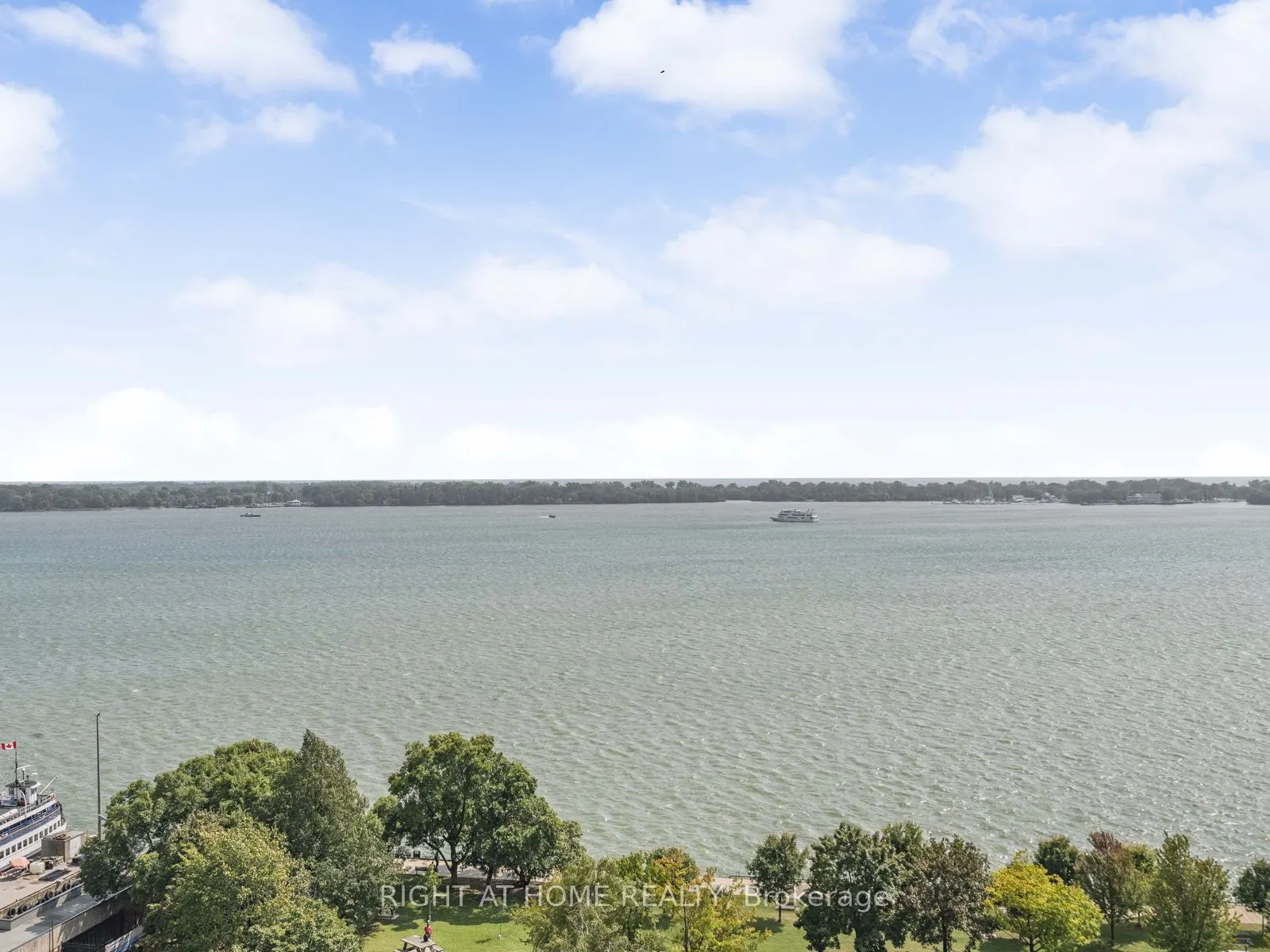 33 Harbour Square, #1624
