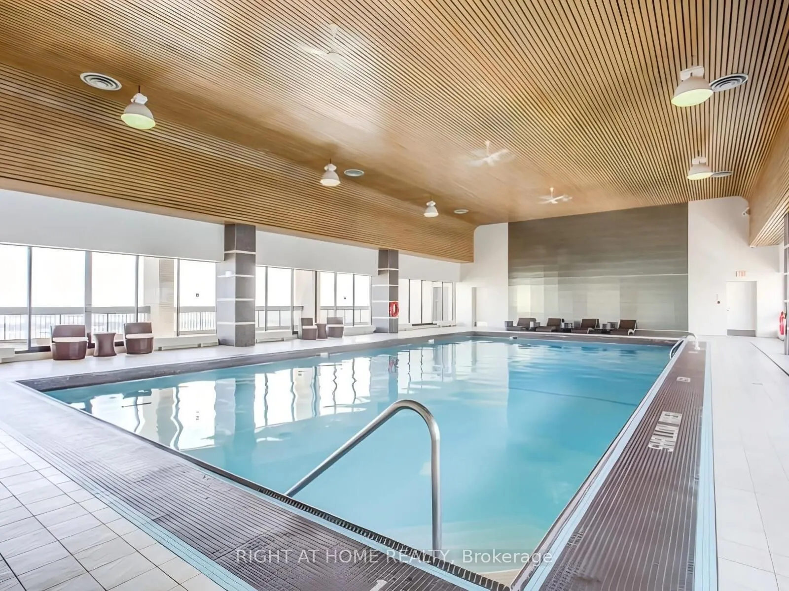 33 Harbour Square, #1624