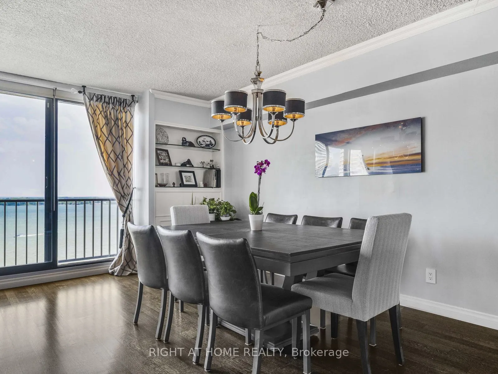 33 Harbour Square, #1624
