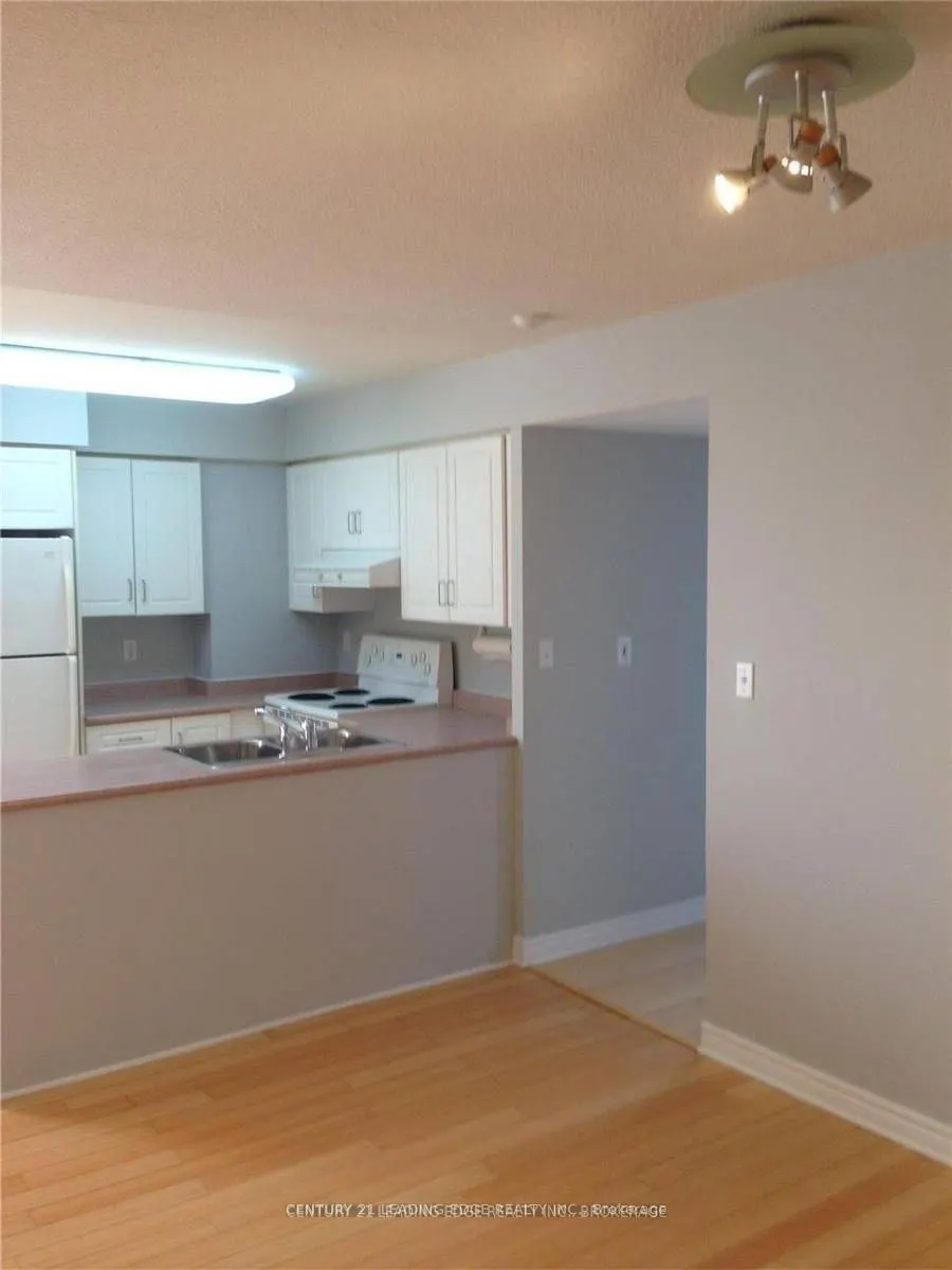 43 Eglinton Avenue E, #1110