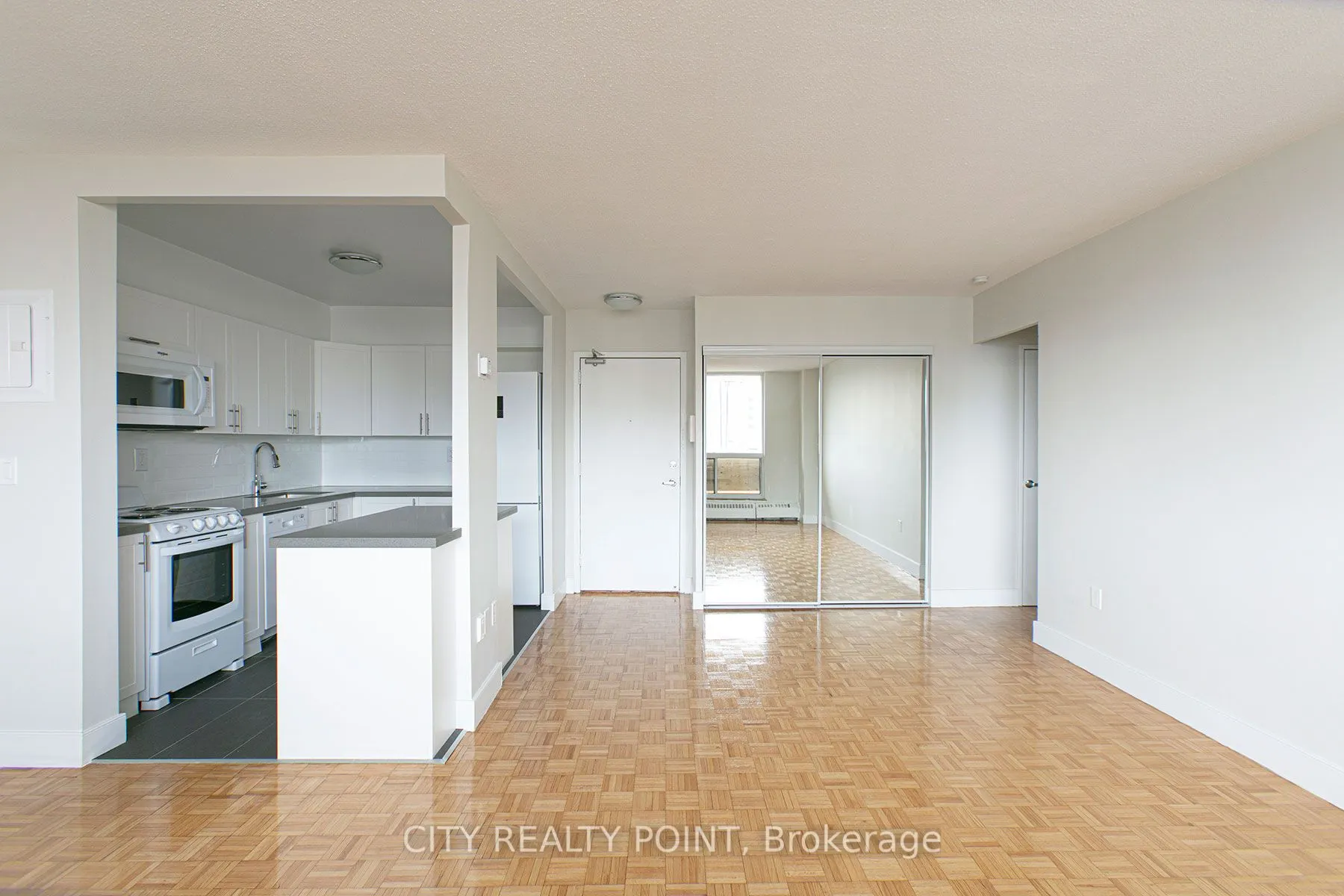 666 Spadina Avenue, #915