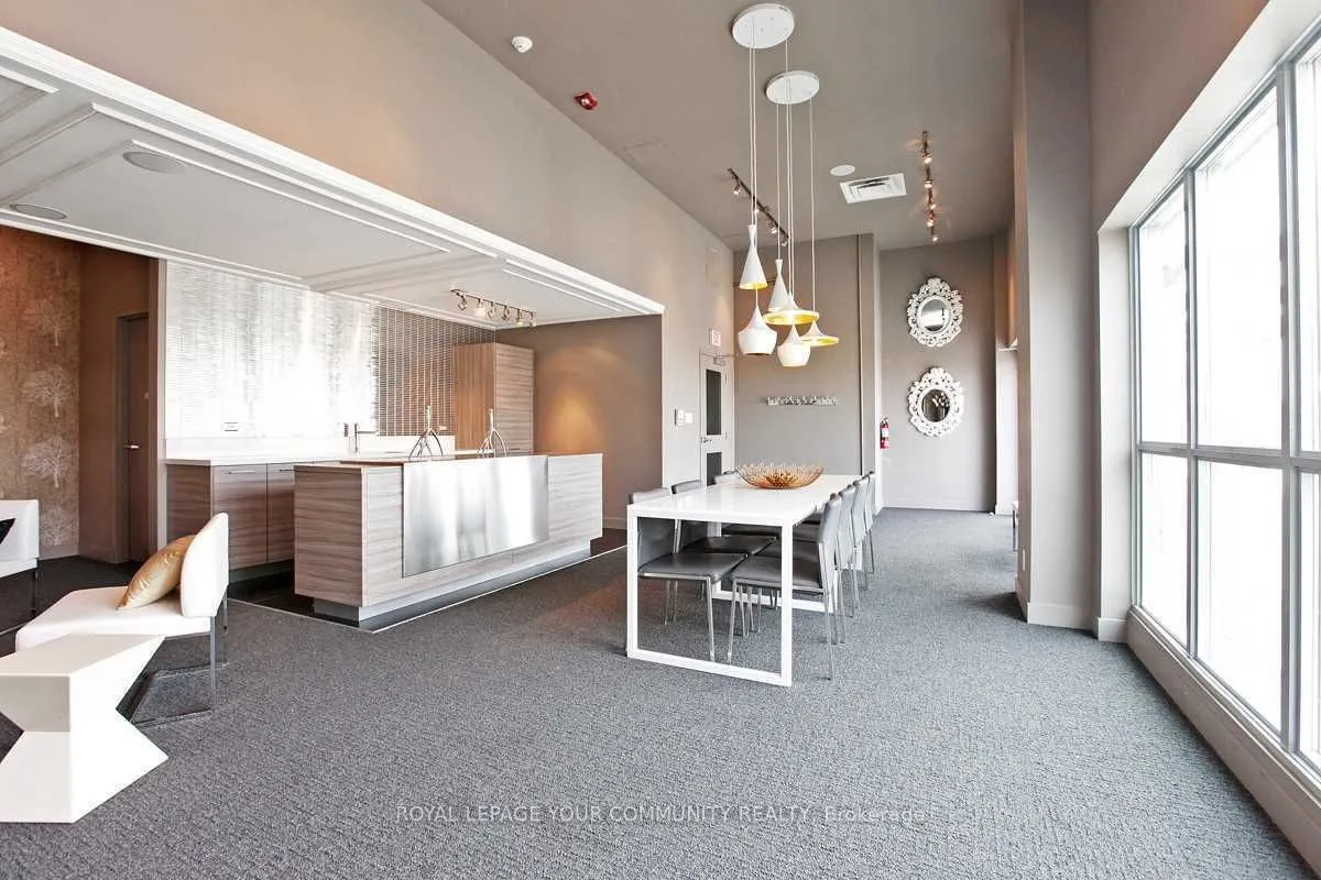569 King Street E, #304