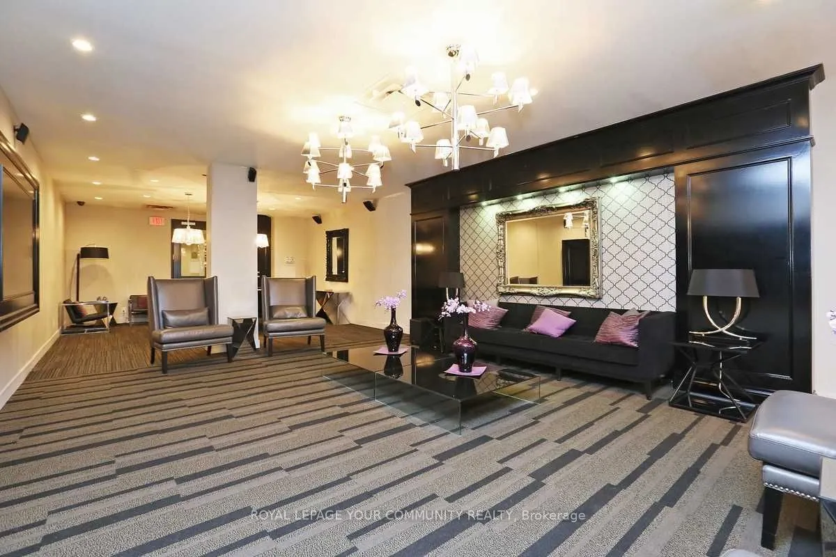 569 King Street E, #304