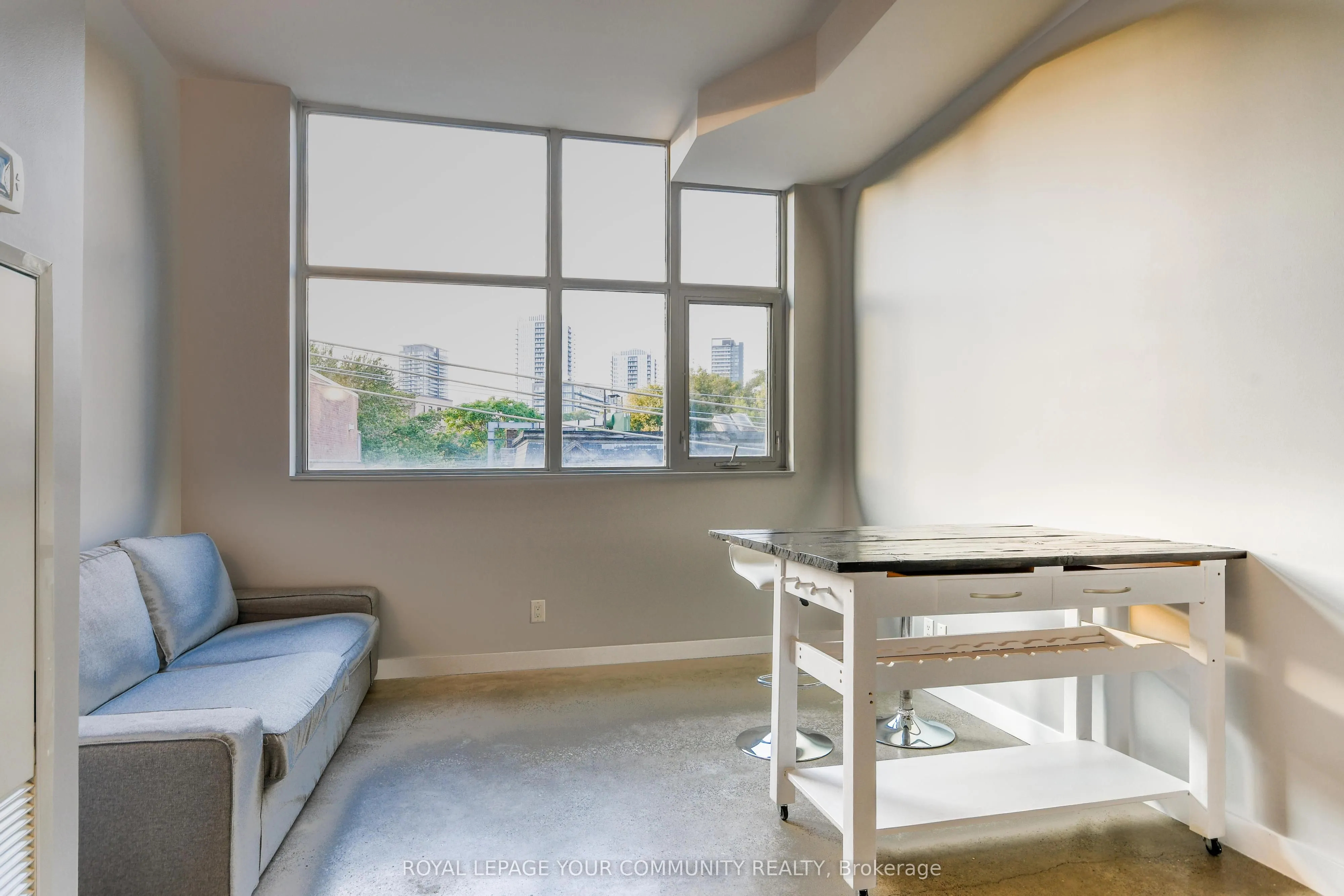 569 King Street E, #304