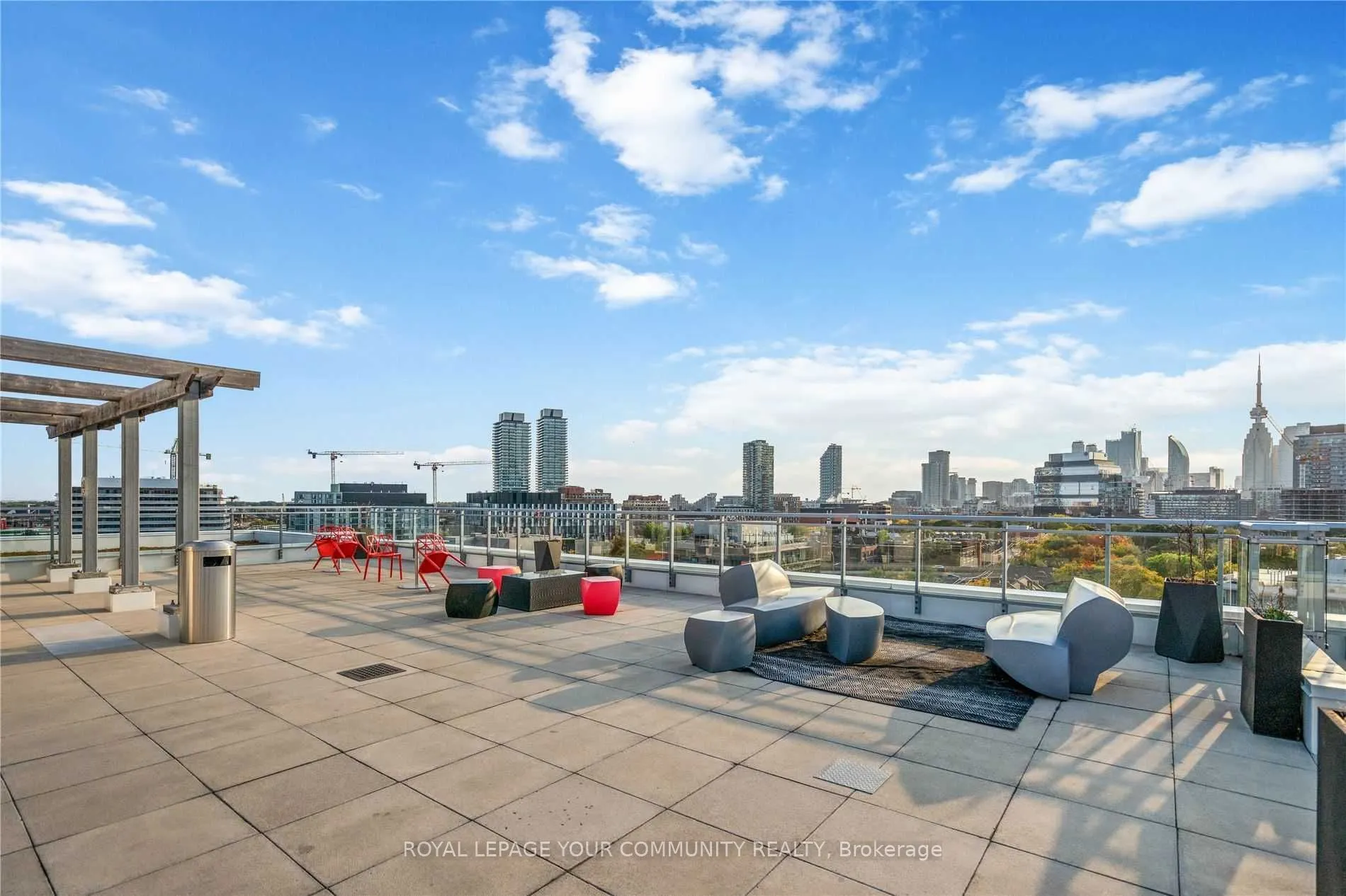 569 King Street E, #304