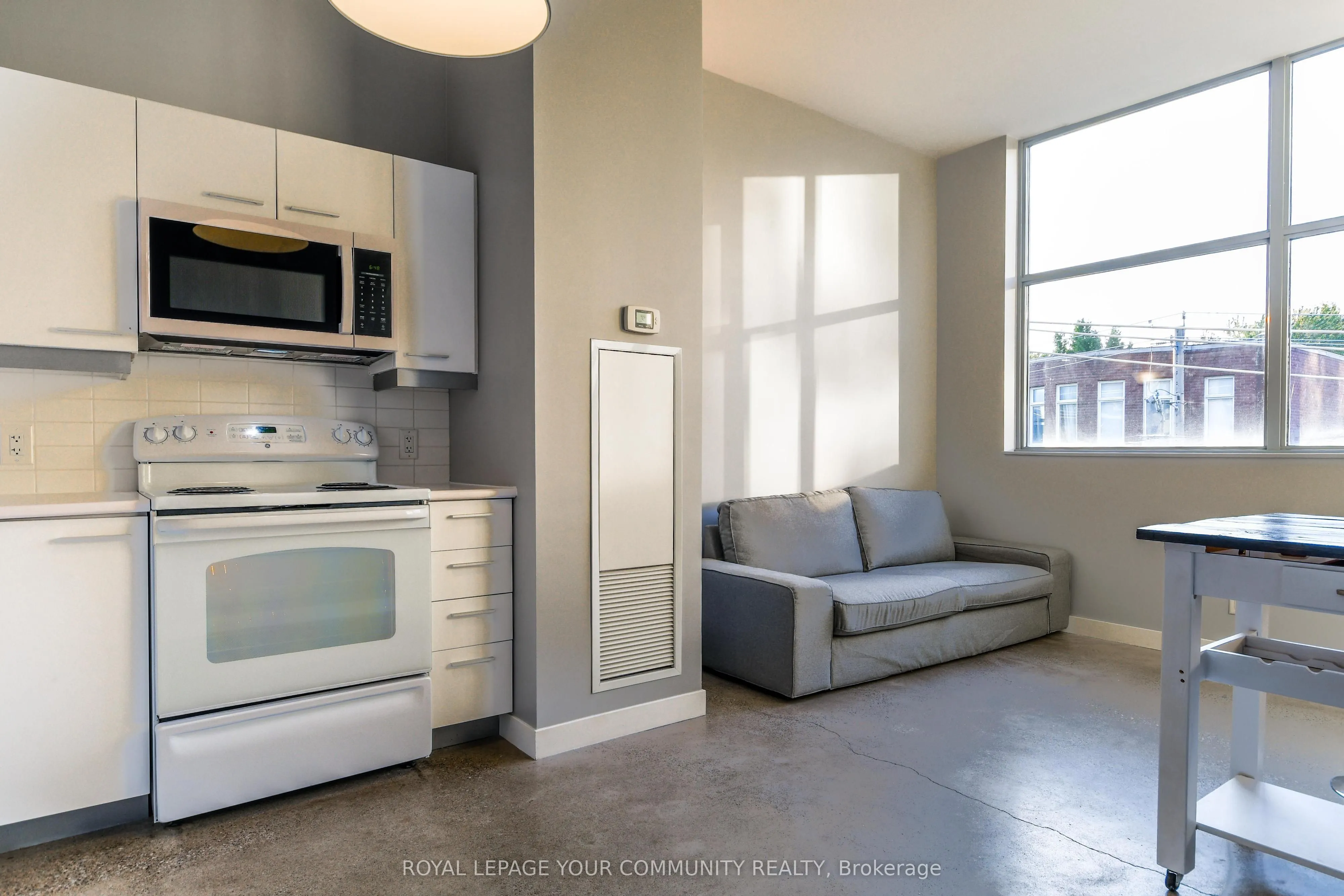 569 King Street E, #304